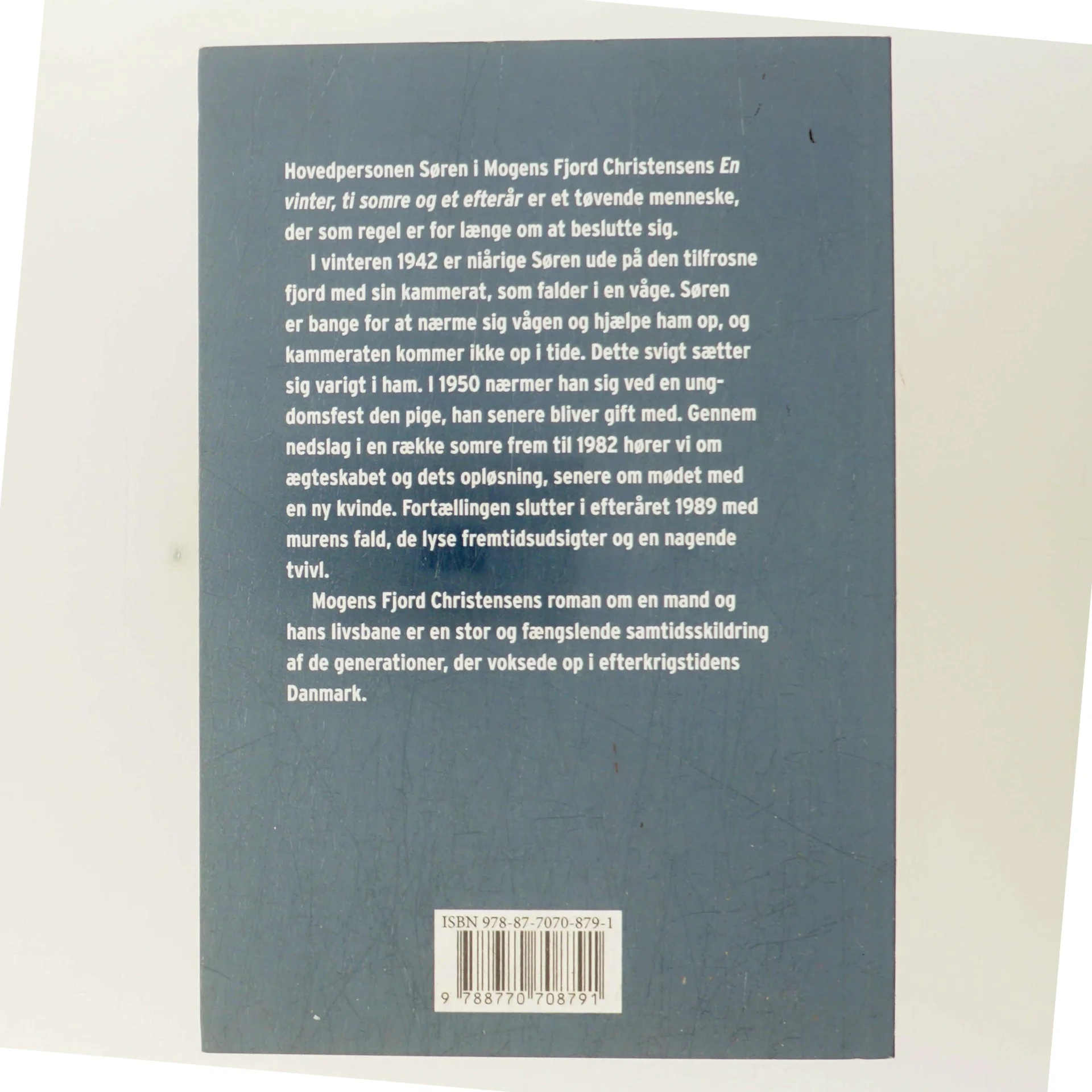 En vinter, ti somre og et efterår : roman af Mogens Fjord Christensen (Bog)