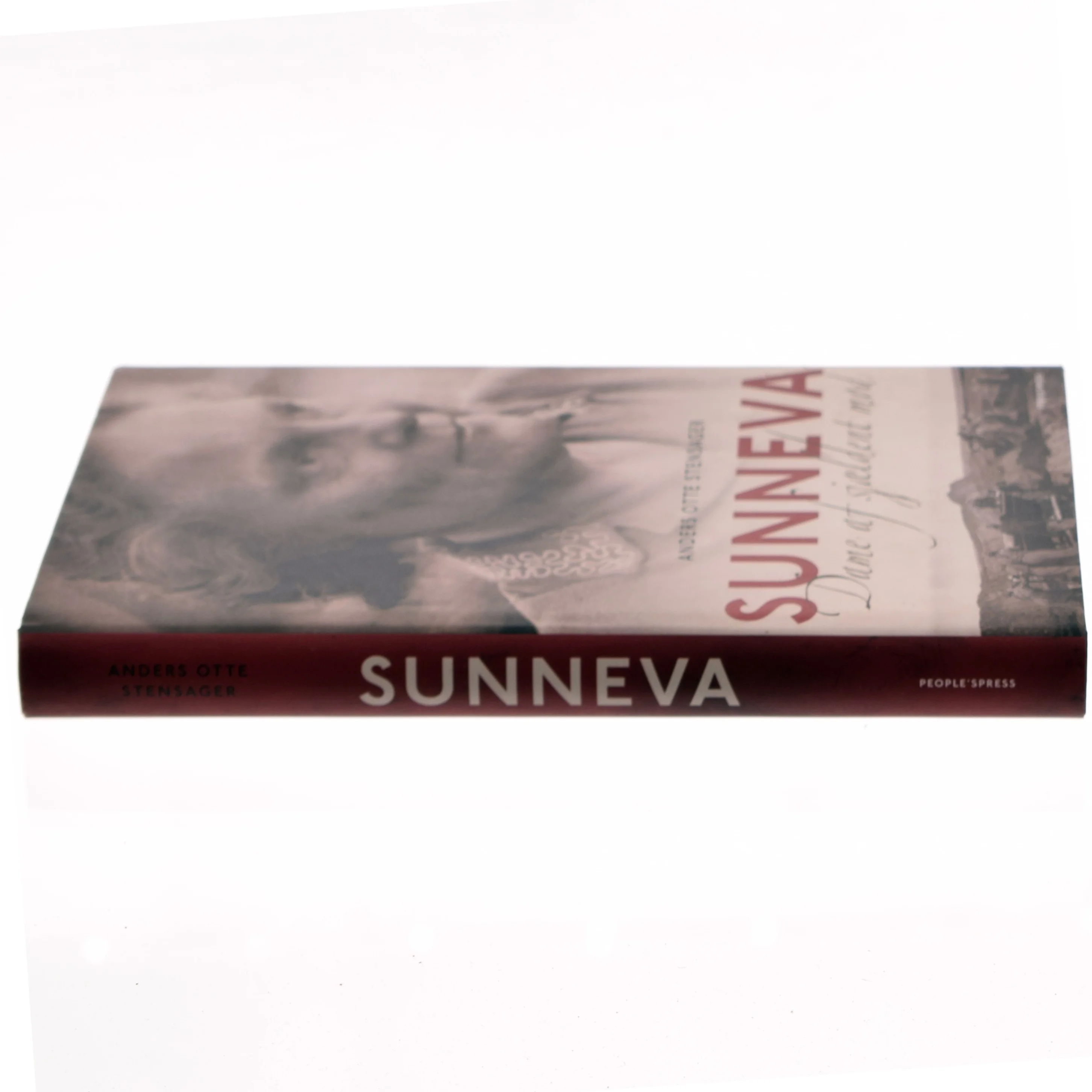 Sunneva : dame af sjældent mod af Anders Otte Stensager (Bog)