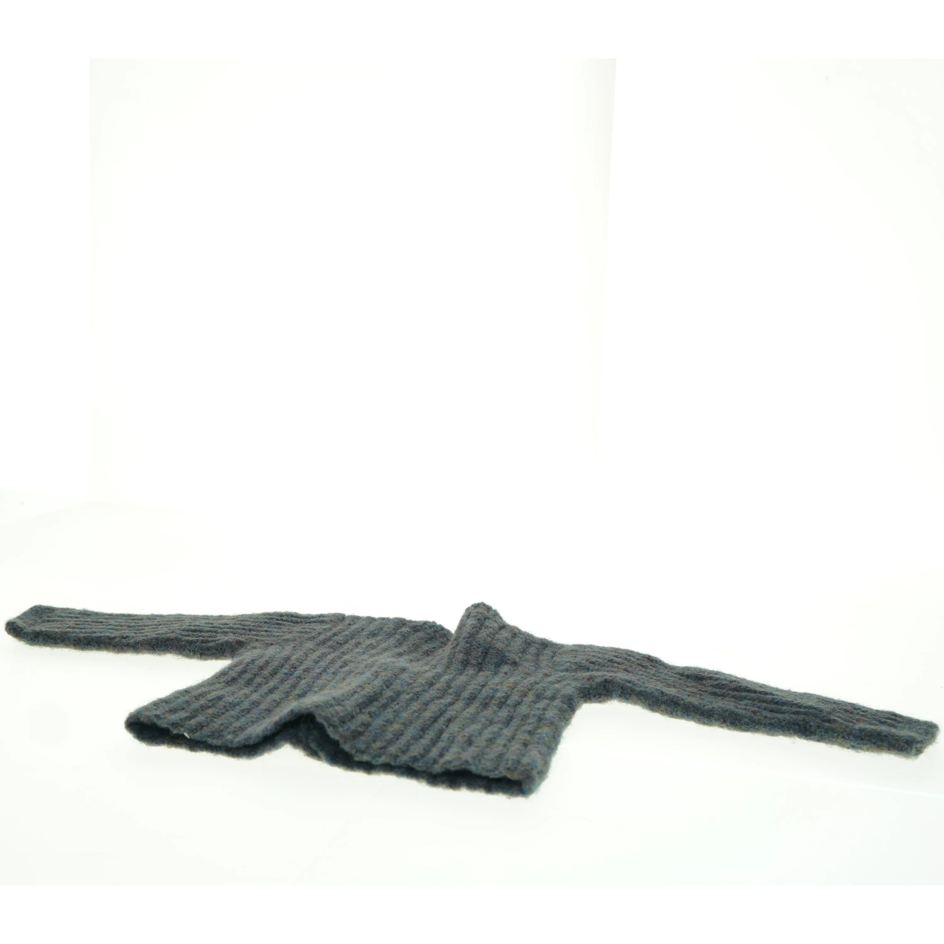 Håndstrikket børne cardigan (str. 22 x 26 cm ærme 18 cm)