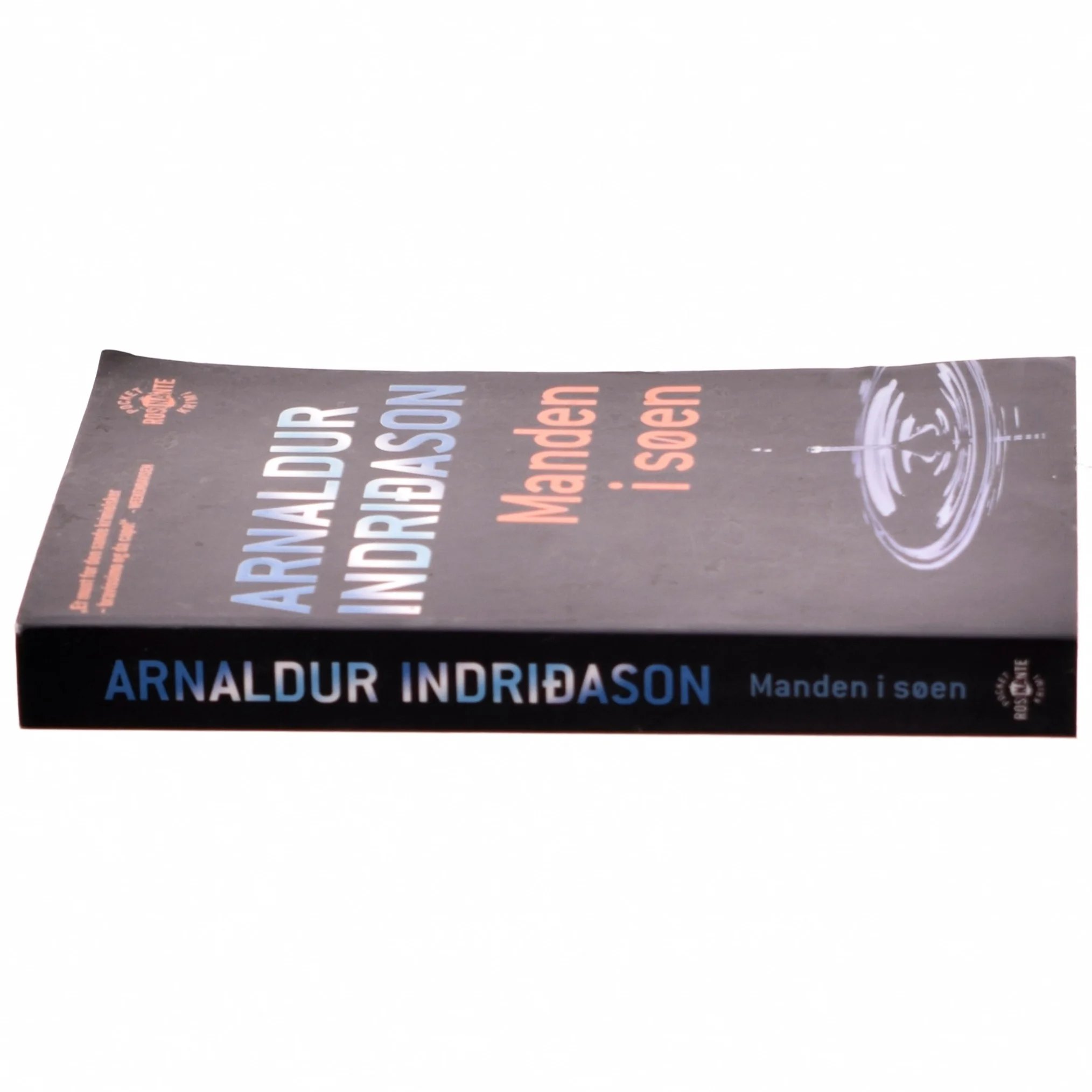 Manden i søen : krimi af Arnaldur Indriðason (Bog)