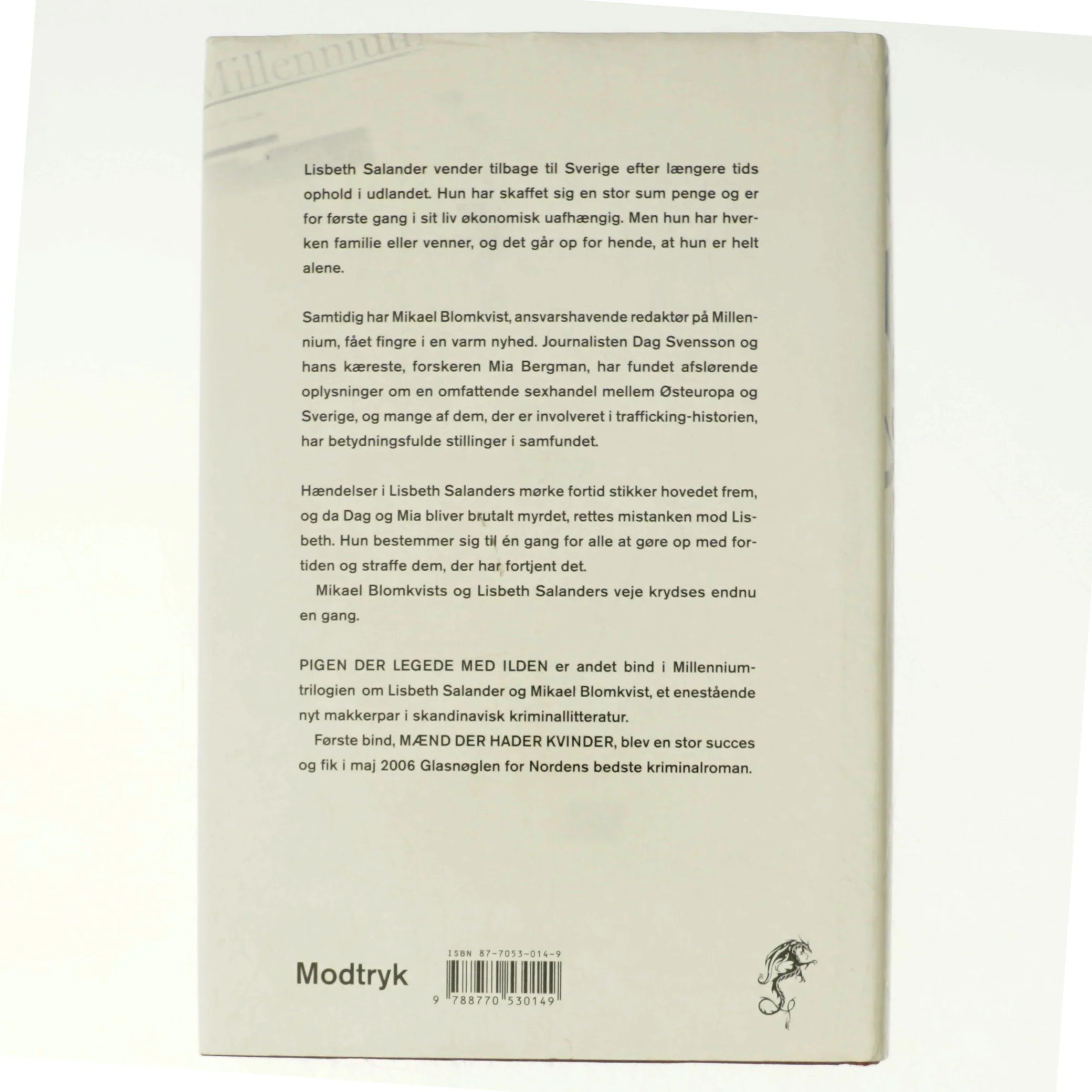 Pigen Der Legede Med Ilden af Larsson, Stieg (Bog)