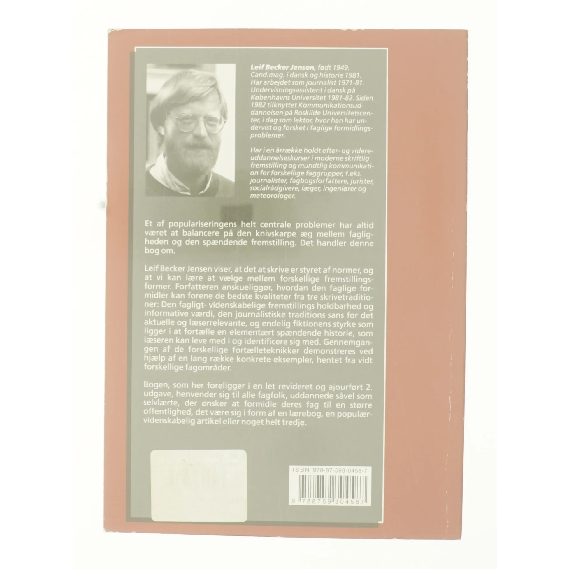 Ud af elfenbenstårnet (Bog)