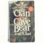 Clan of the Cave Bear af Jean M. Auel (bog)