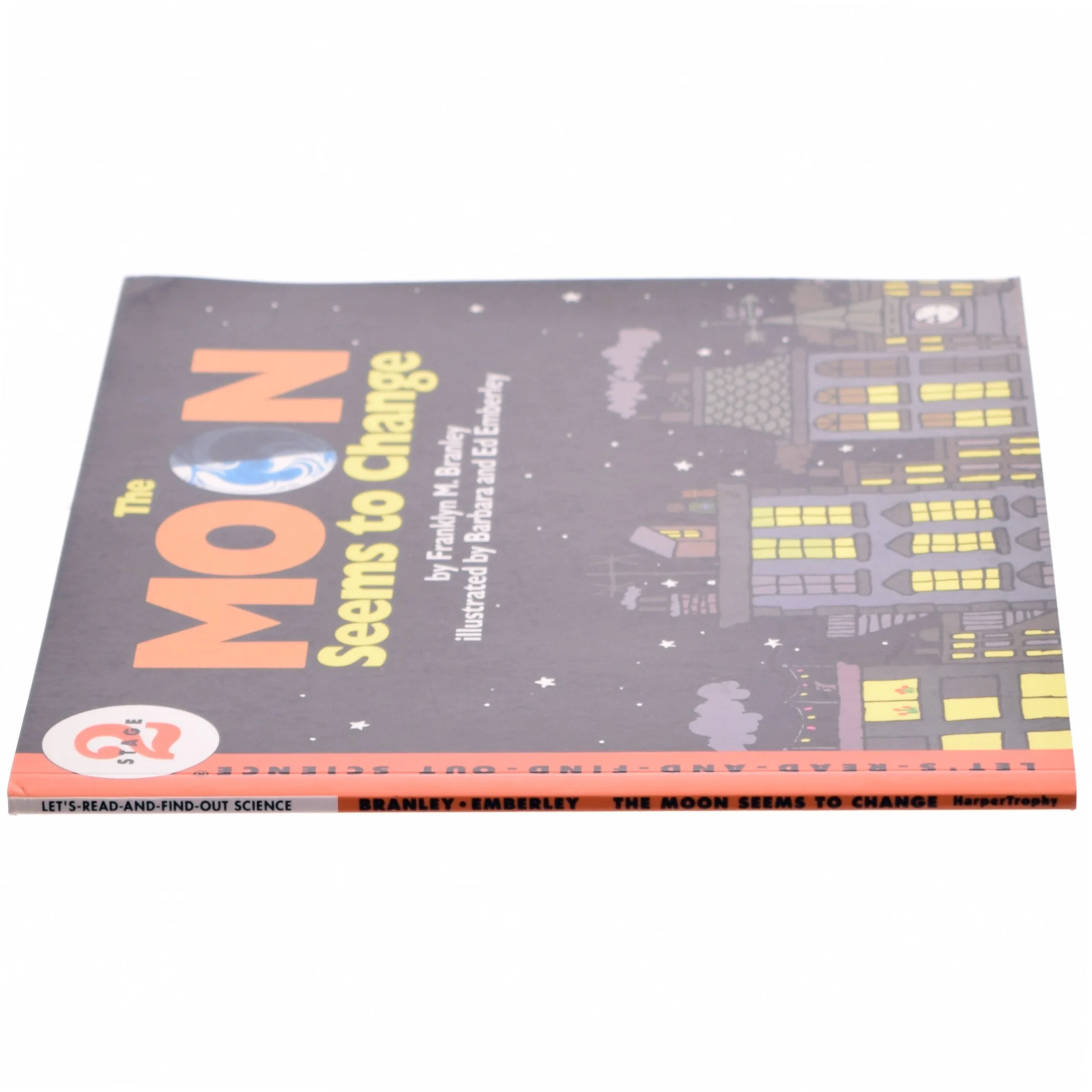 The Moon Seems to Change af Franklyn M. Branley (Bog)