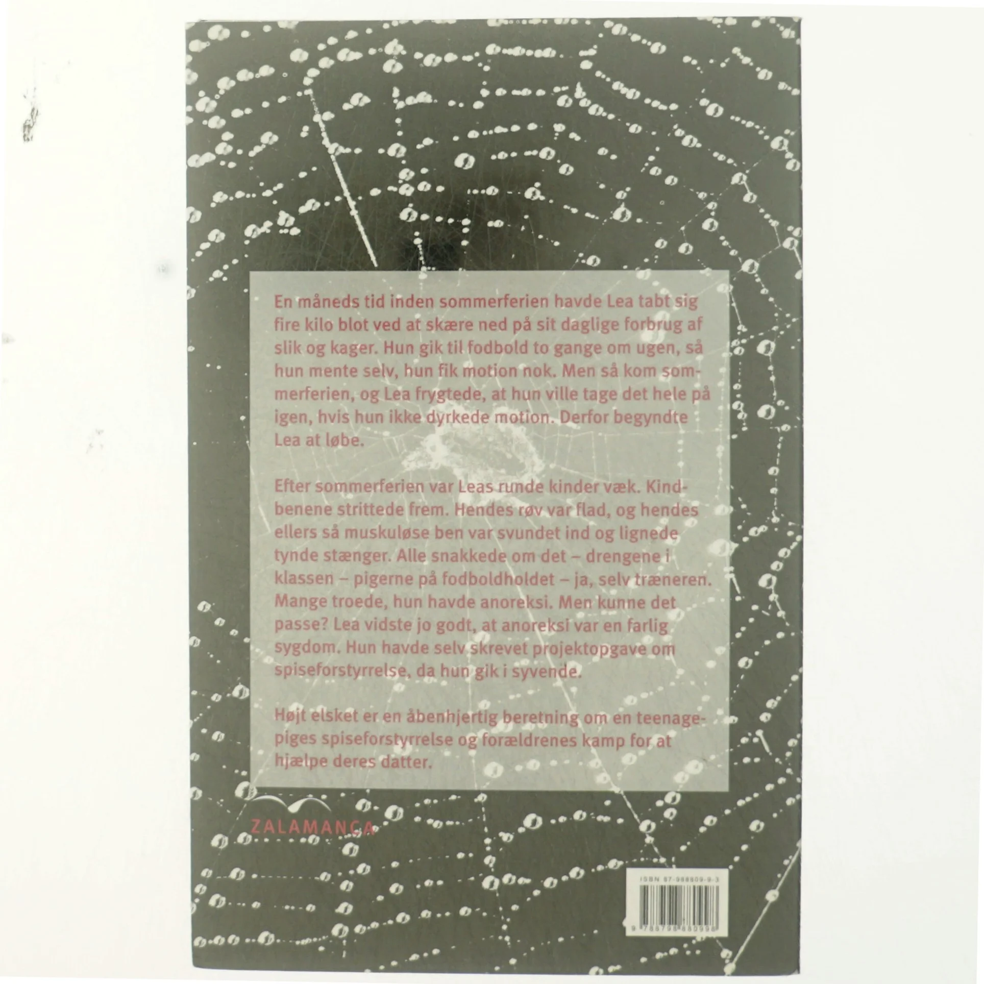 Højt elsket : en families kamp mod kontrolleret spiseforstyrrelse af Kirsten Carlsen (f. 1988) (Bog)