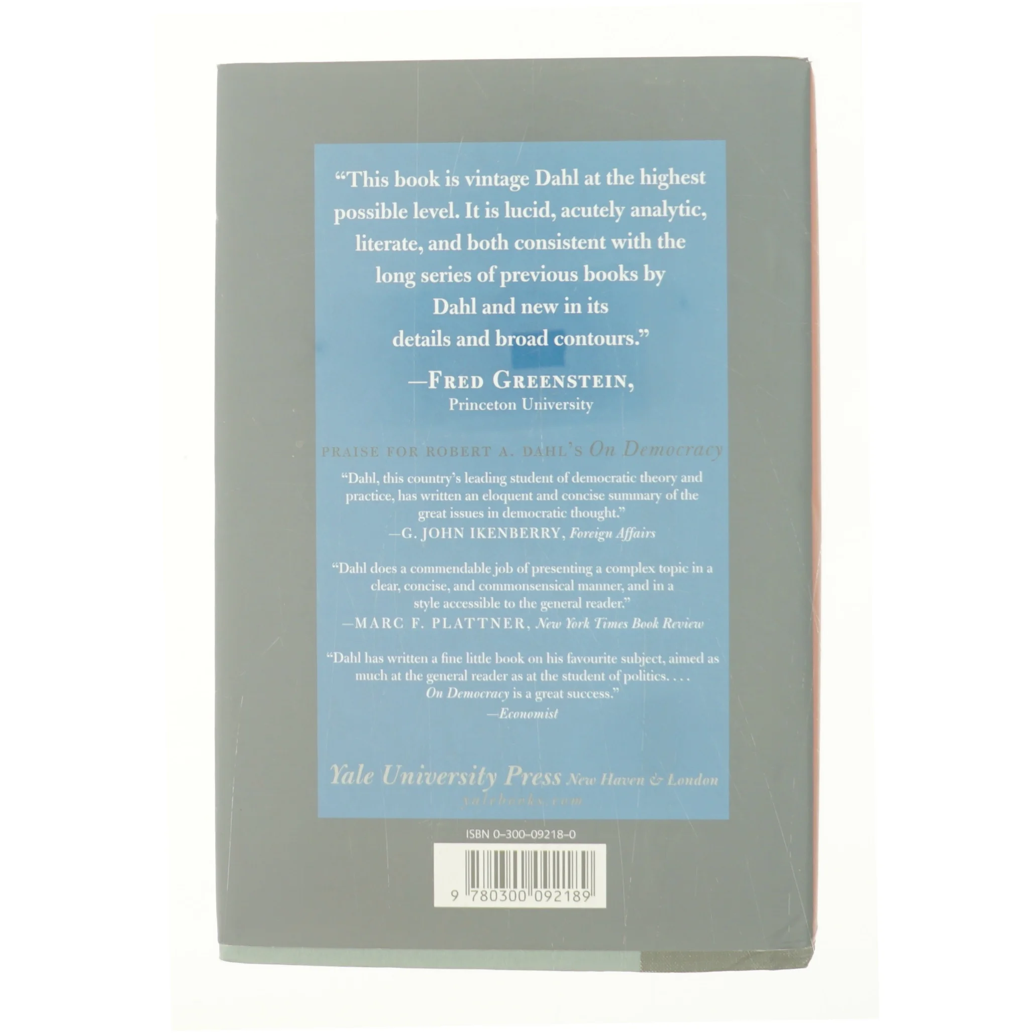 How Democratic Is the American Constitution? af Robert A. Dahl (Bog)