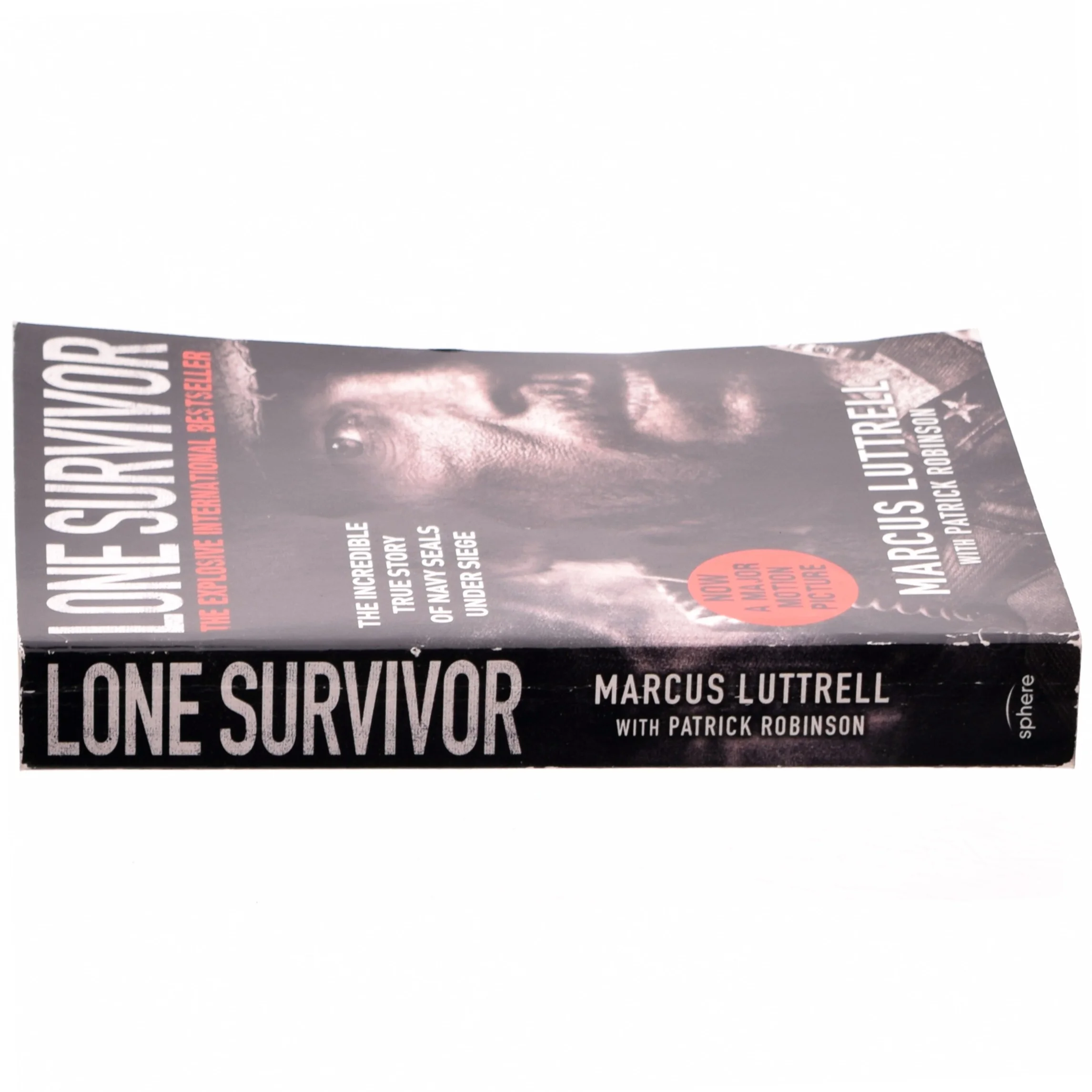 Lone survivor : the incredible true story of Navy SEALs under siege af Marcus Luttrell (Bog)