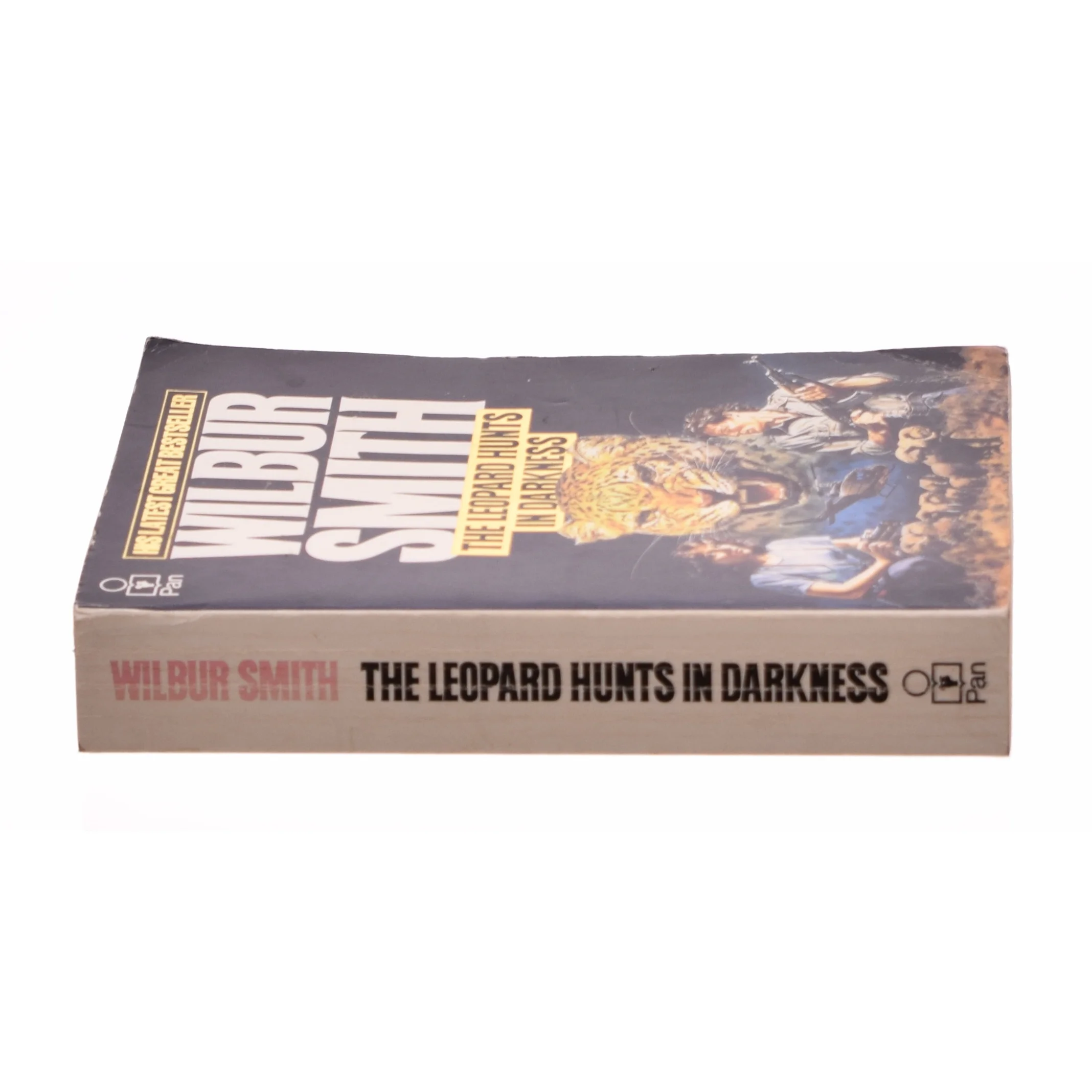 The Leopard Hunts in Darkness by Wilbur, Smith, Wilbur a. Smith af Wilbur Smith (Bog)
