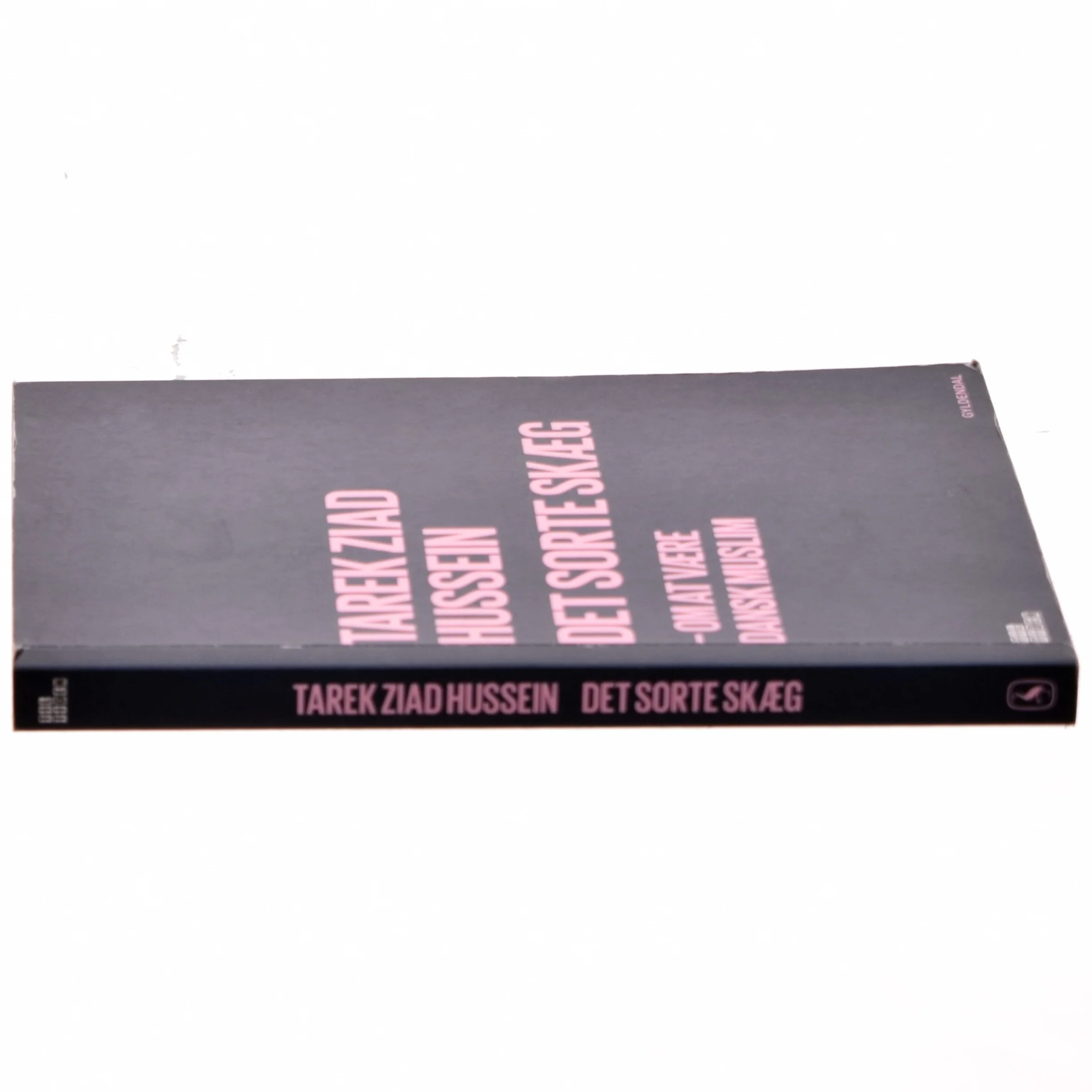 Det sorte skæg : om at være dansk muslim af Tarek Ziad Hussein (f. 1992) (Bog)