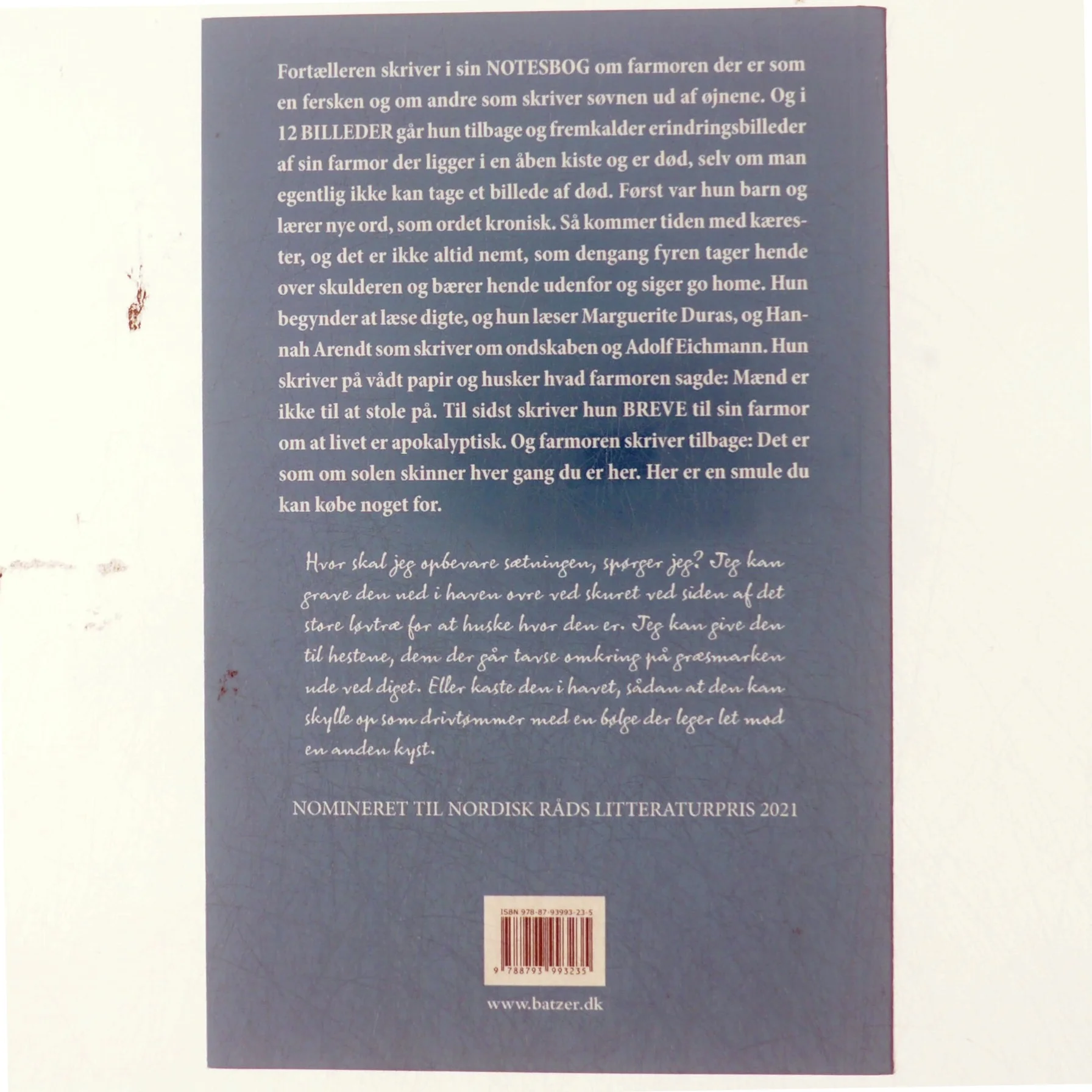 Jeg skriver på vådt papir : poesi af Lív Maria Róadóttir Jæger (f. 1981) (Bog)