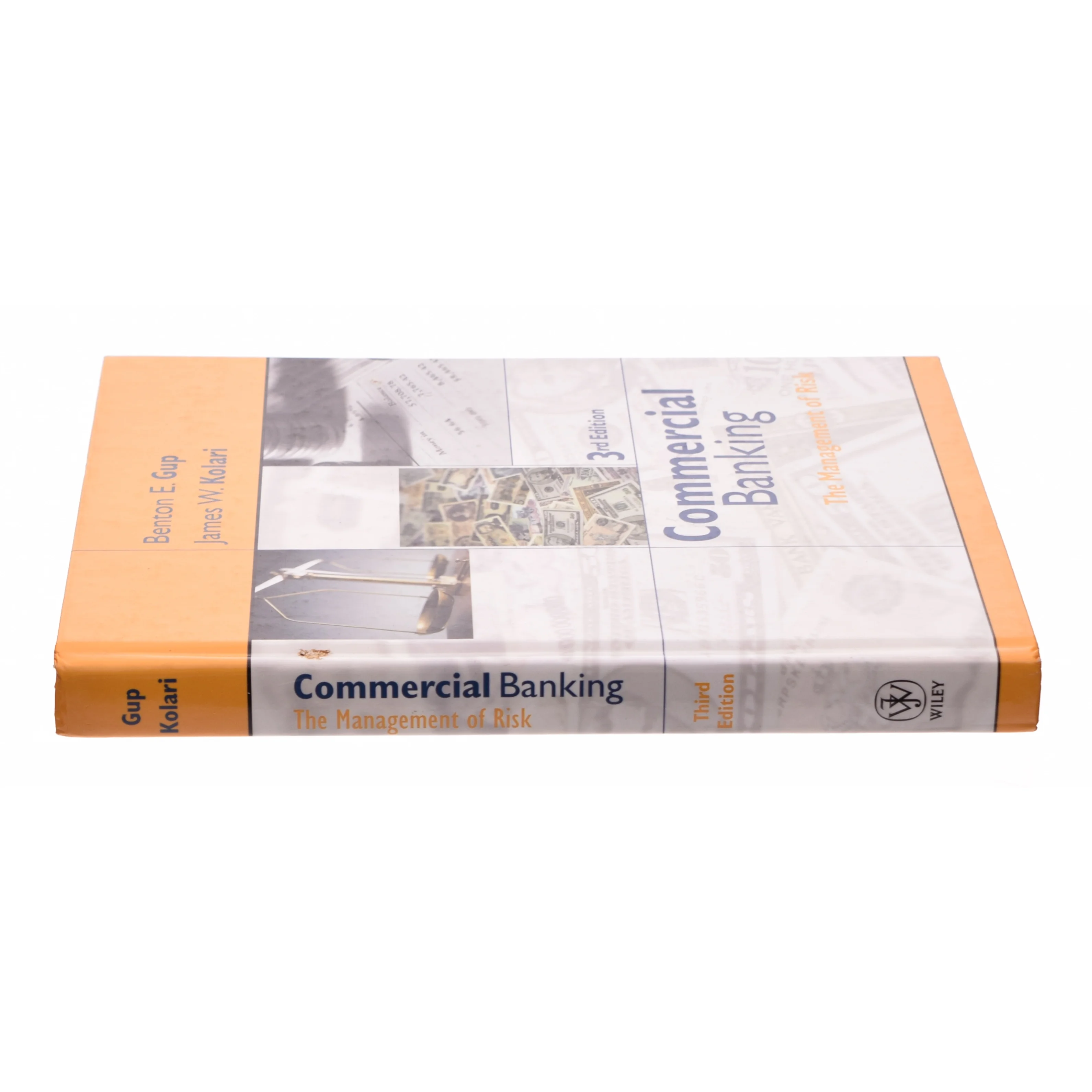 Commercial banking : the management of risk af Benton E. Gup (Bog)