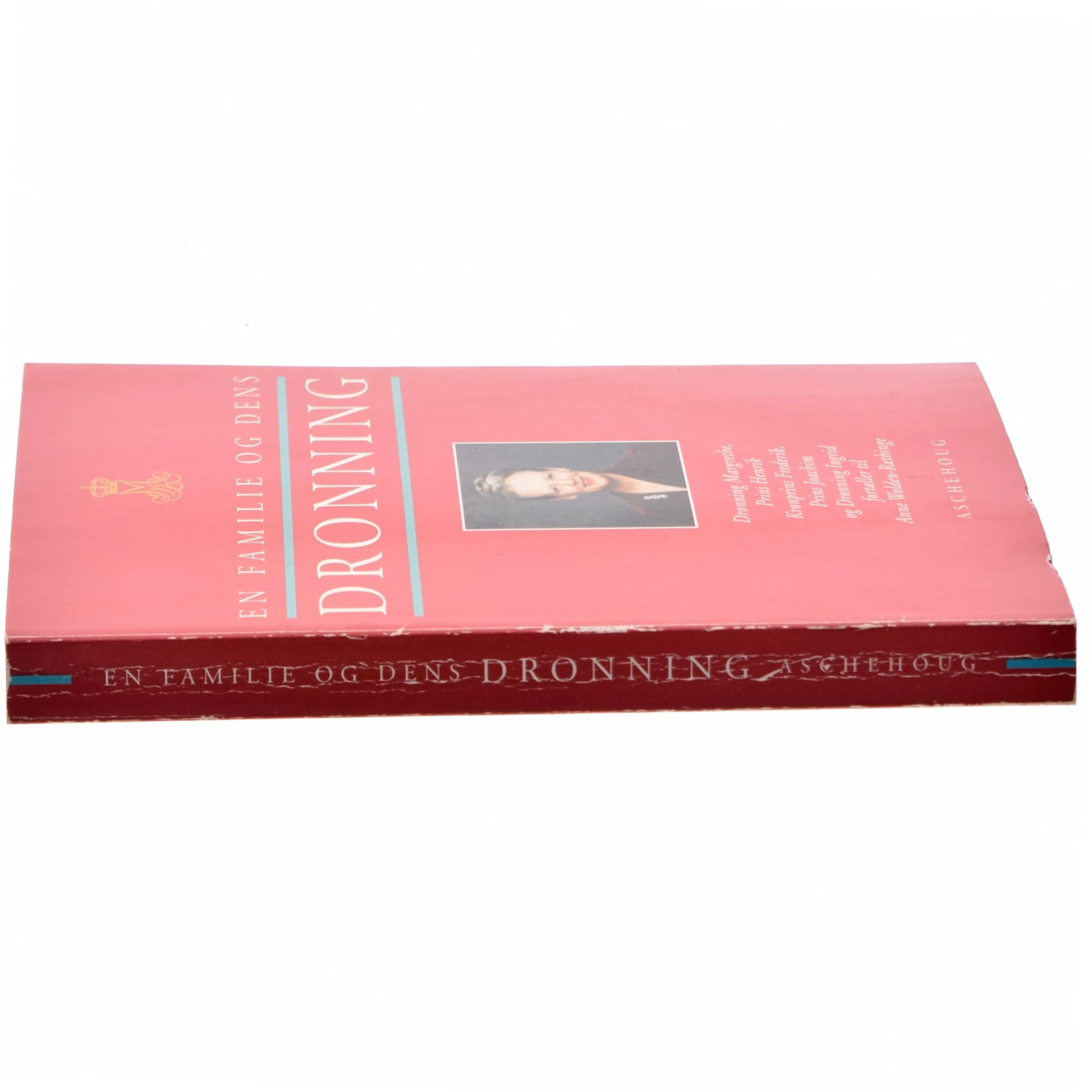 En familie og dens dronning af Anne Wolden-Ræthinge (Bog)