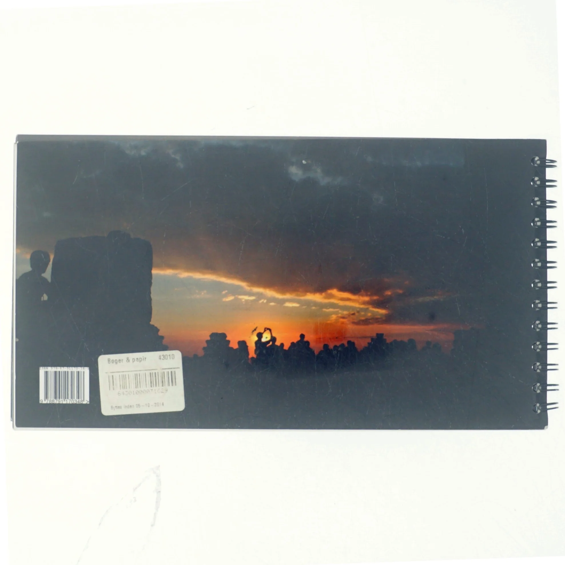 Backpackerguiden : en grundlæggende rejsevejledning for "rejs selv-folk" af Jørgen Leon Knudsen (Bog)