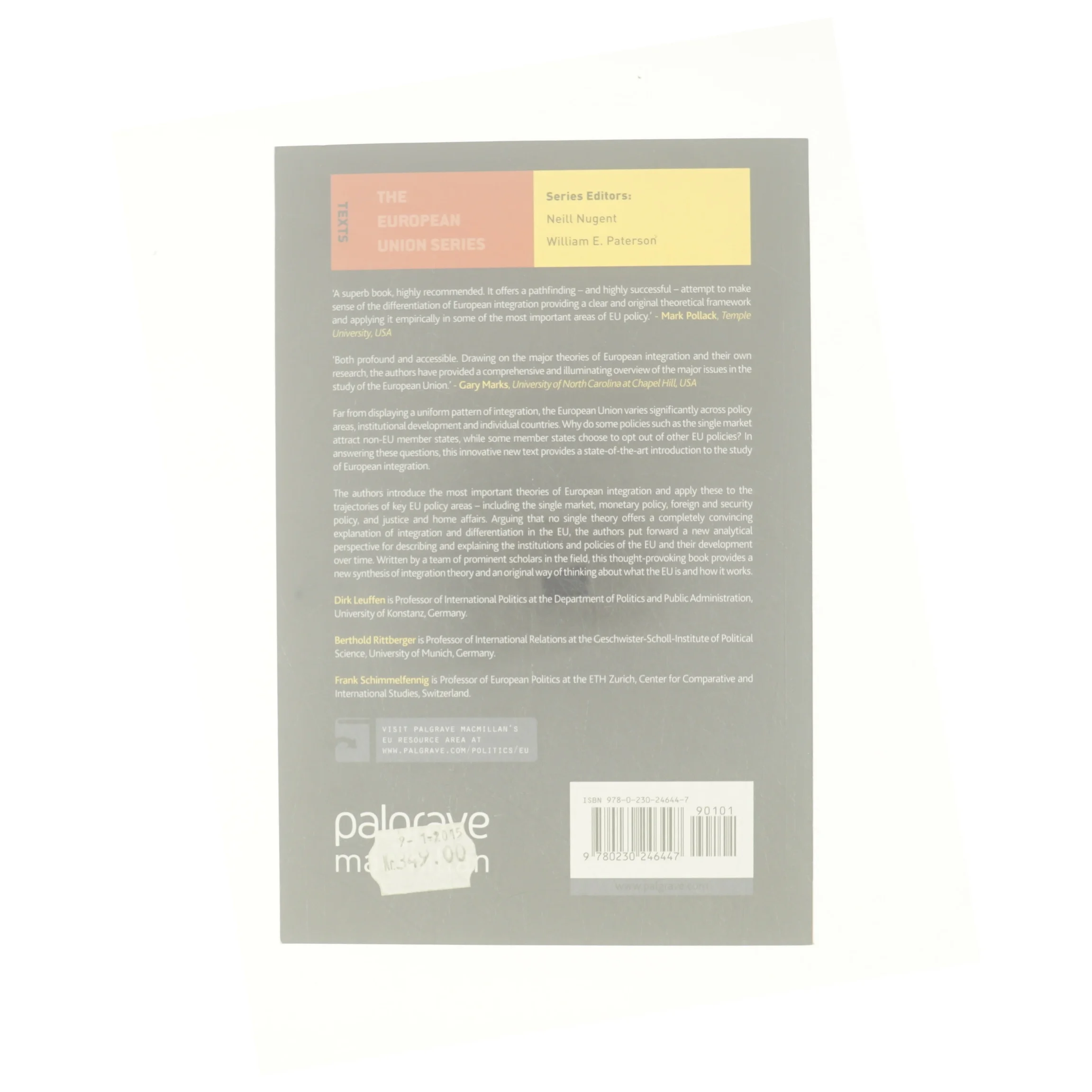 Differentiated integration : explaining variation in the European Union (Bog)