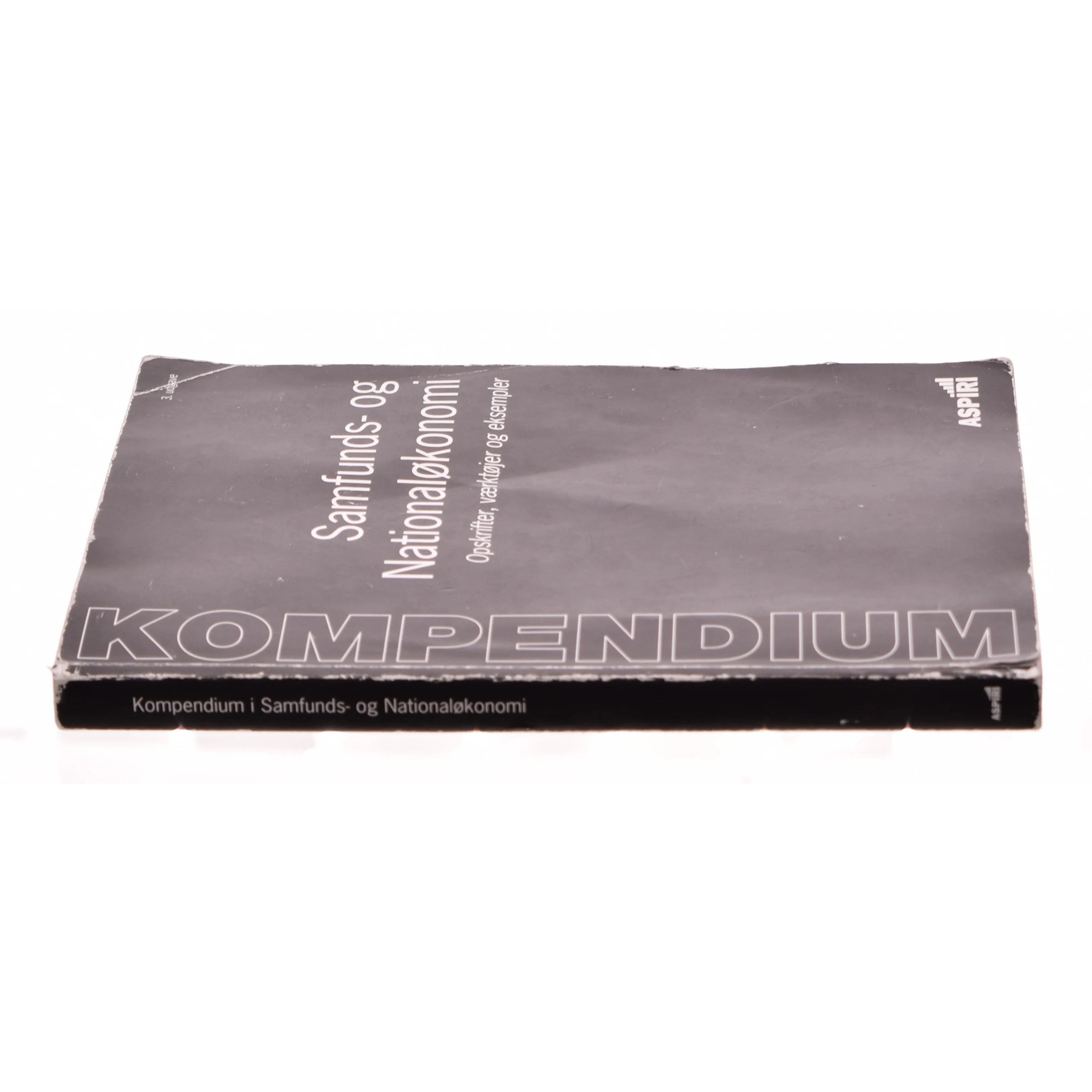 Samfunds- og nationaløkonomi  fra Bog