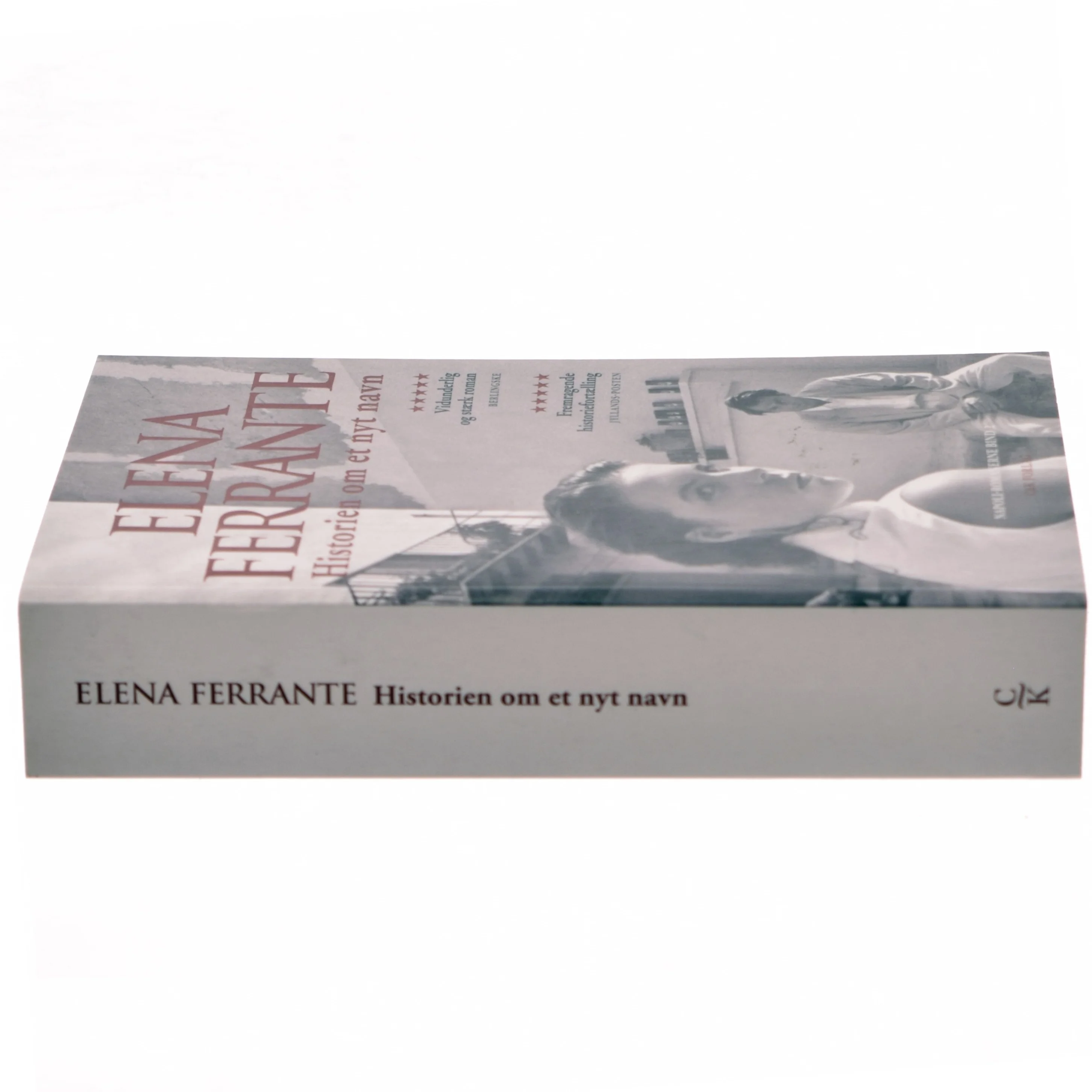 Historien om et nyt navn : ungdom af Elena Ferrante (Bog)