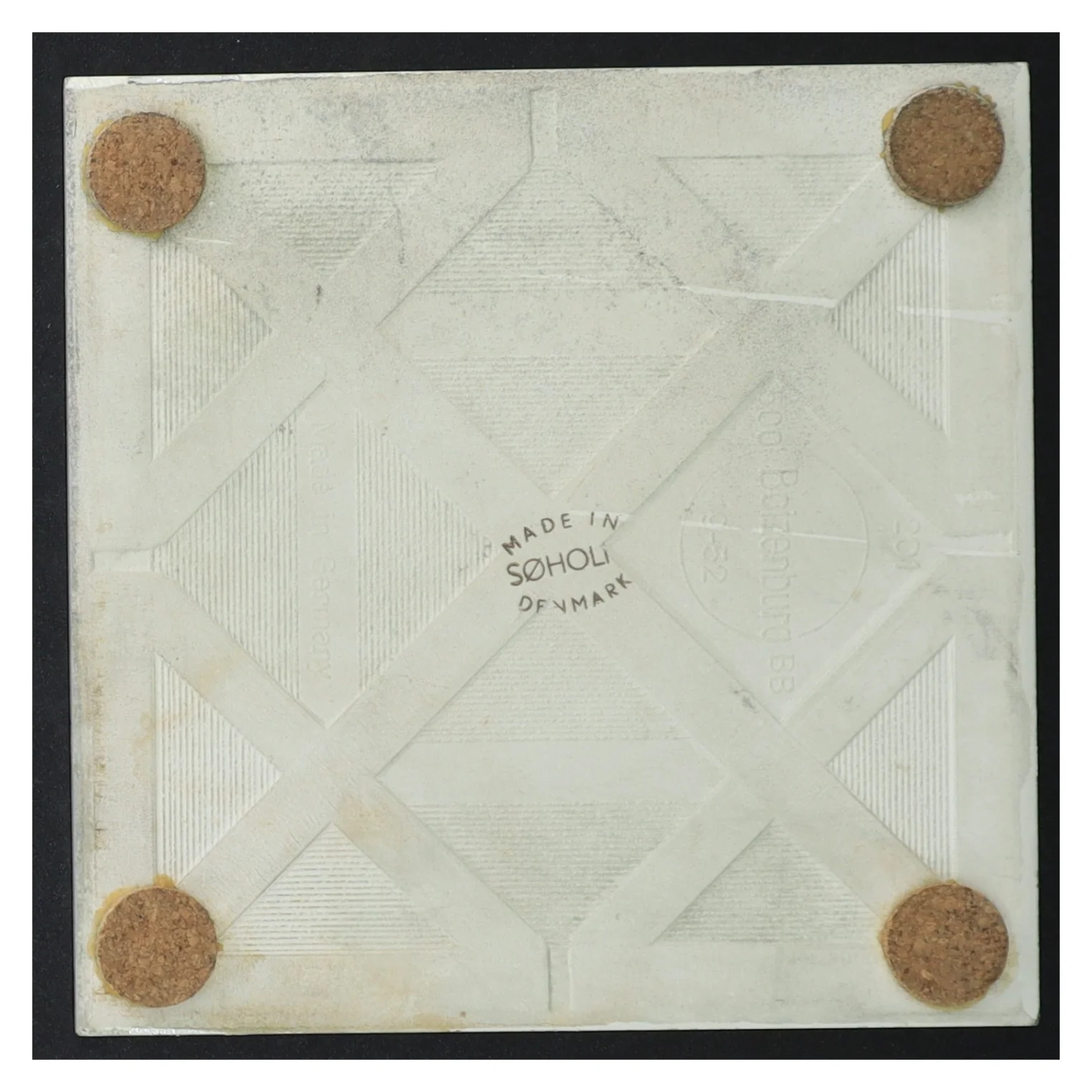 Søholm bordskåner flise kakkel klinke i porcelæn (str. 15 x 15 cm)