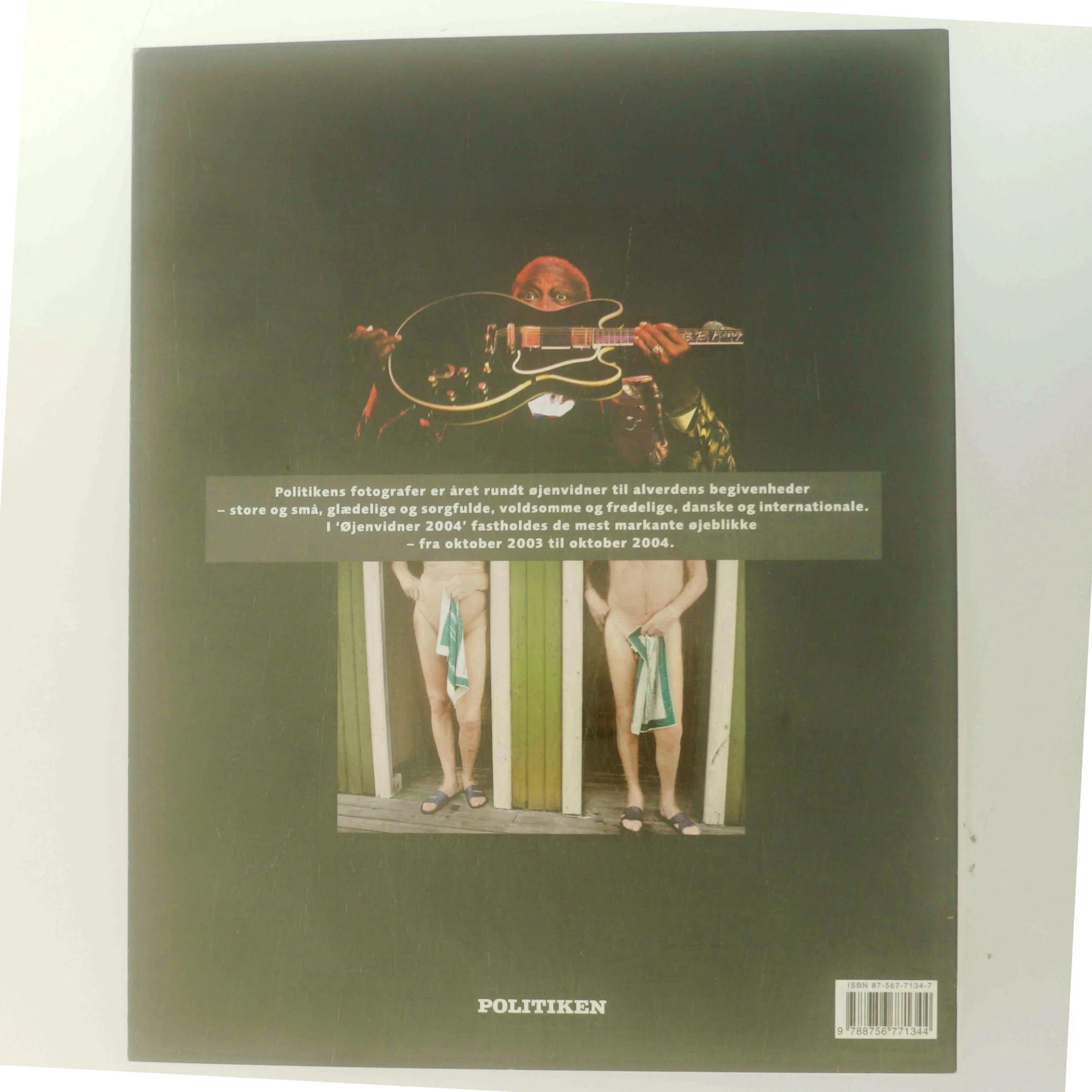 Øjenvidner : 2004 som Politikens fotografer så det (Bog)