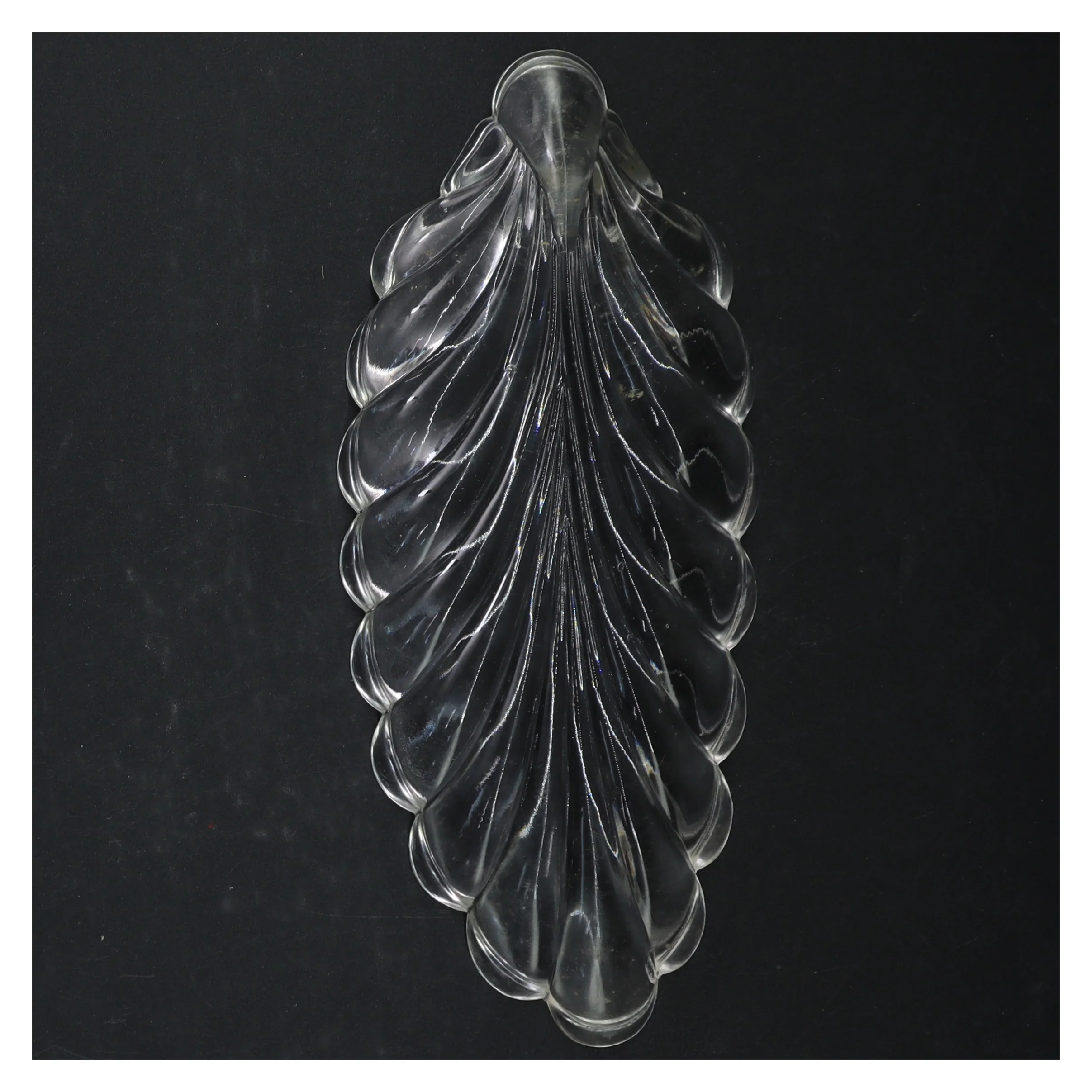 Gennemsigtig glas fad med blade design (str. 25 cm. og. 15 cm)