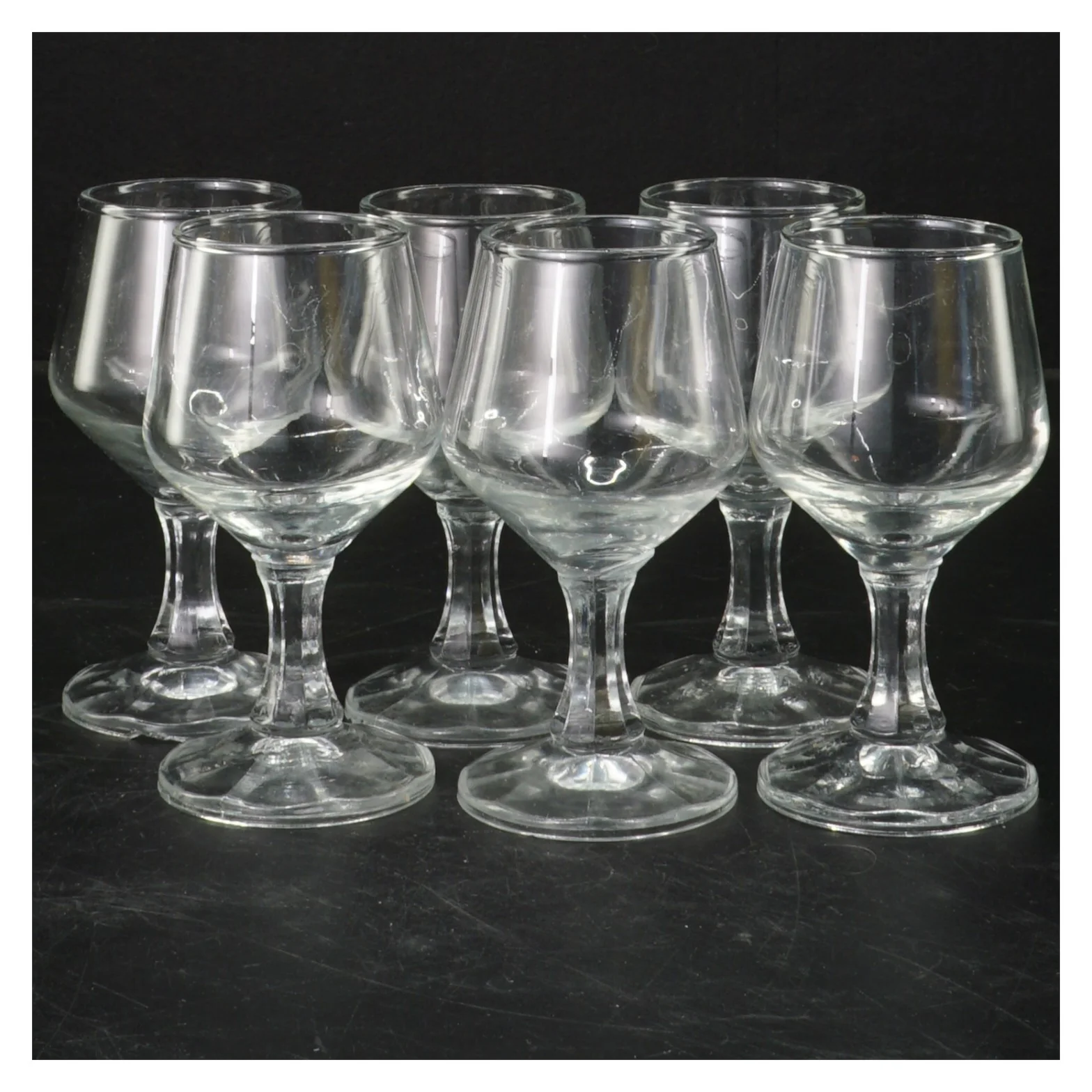 Sæt med 6 små glas (str. 10 cm. 6 styk)