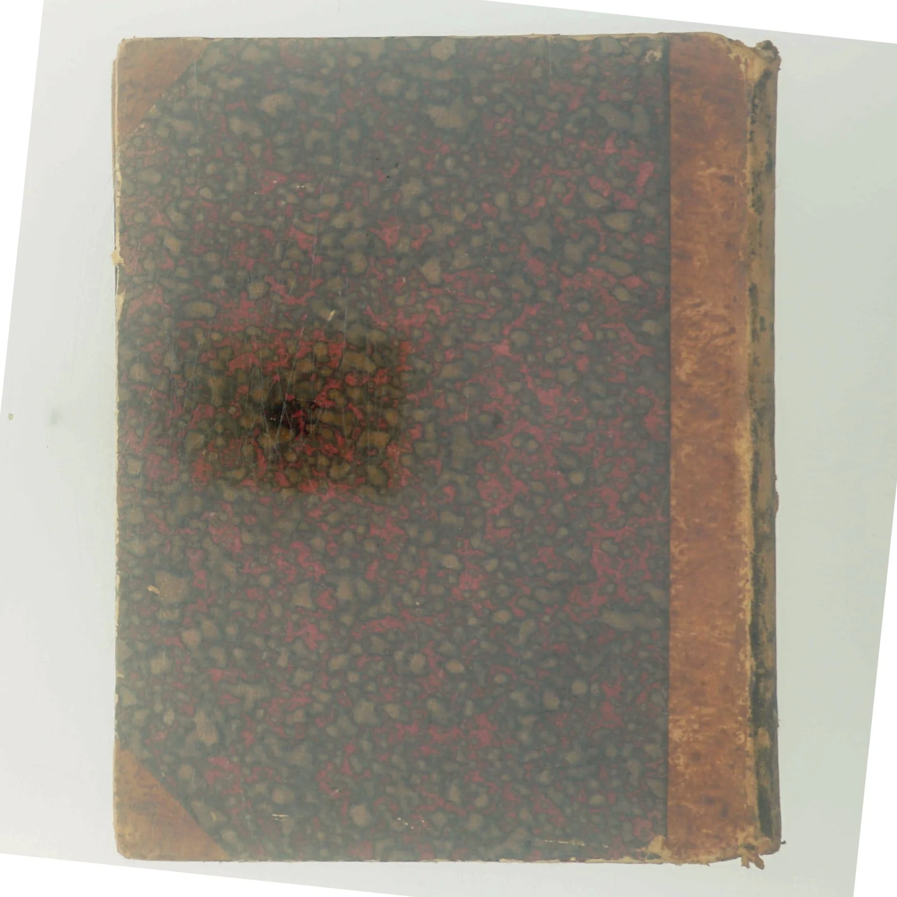 <Bogens titel> af <Bogens forfattere> (Bog)