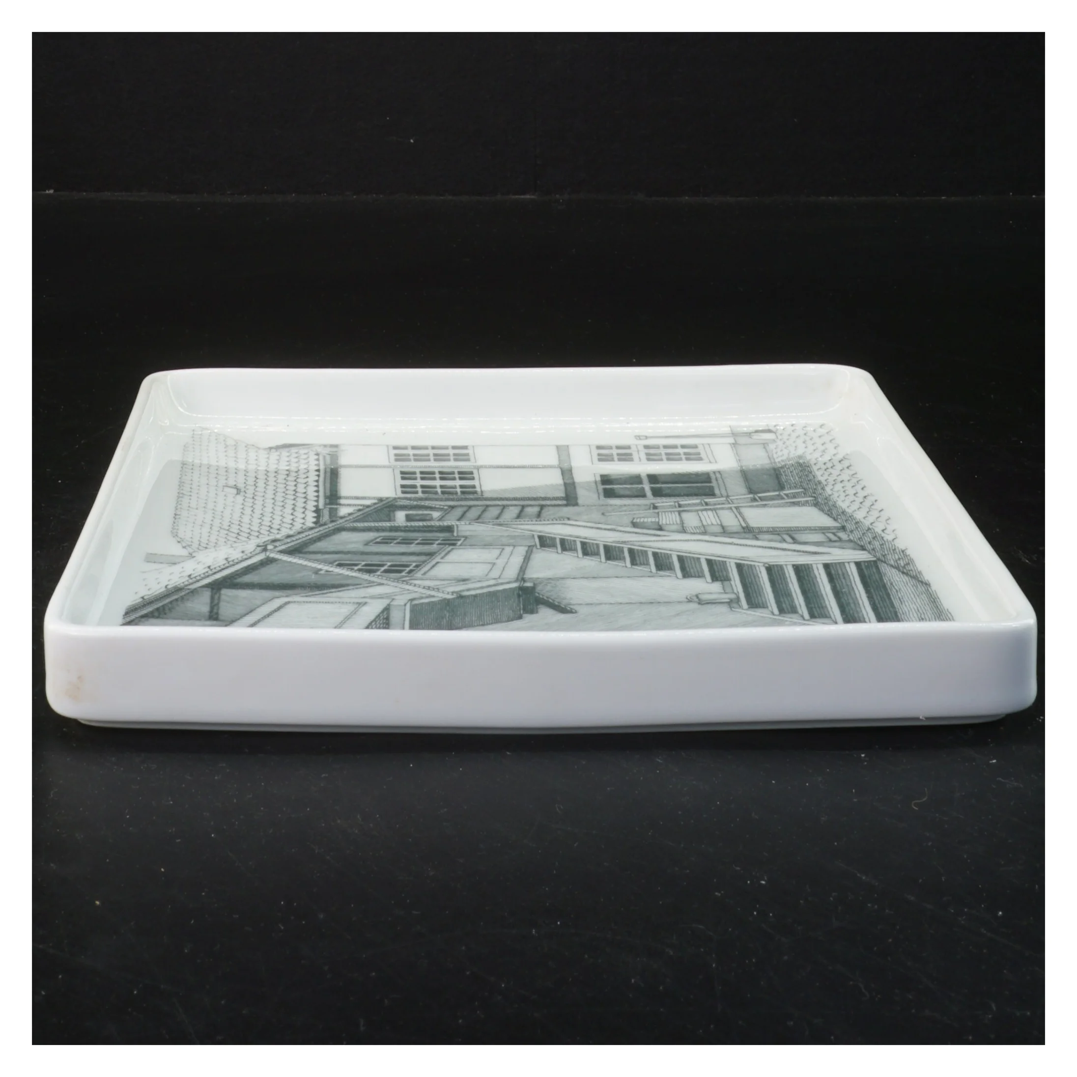 Porcelænstallerken med motiv (str. 19x19x2 cm)