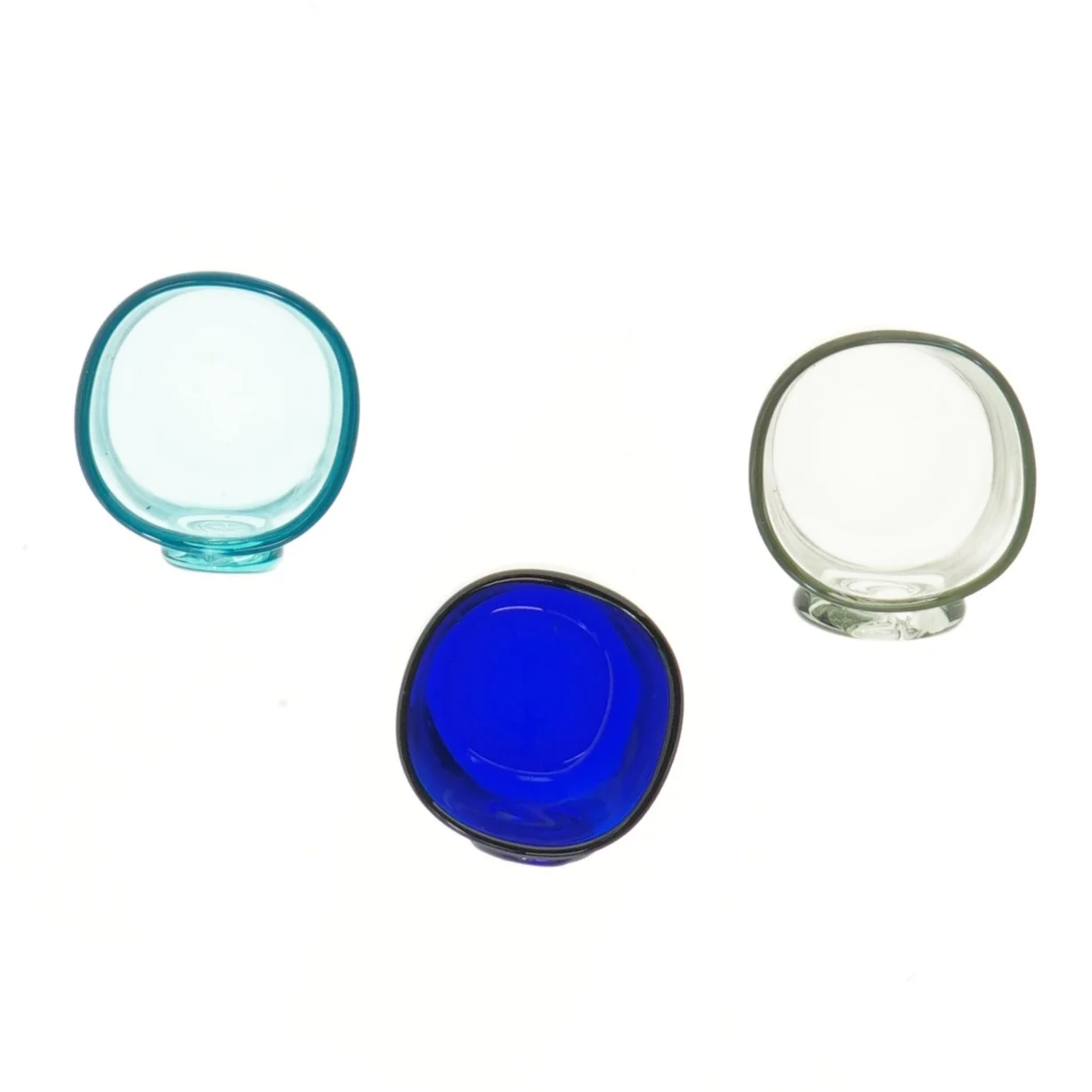 Tre små glas m. Chr. VI våbenskjold (str. 6,5x6 cm)