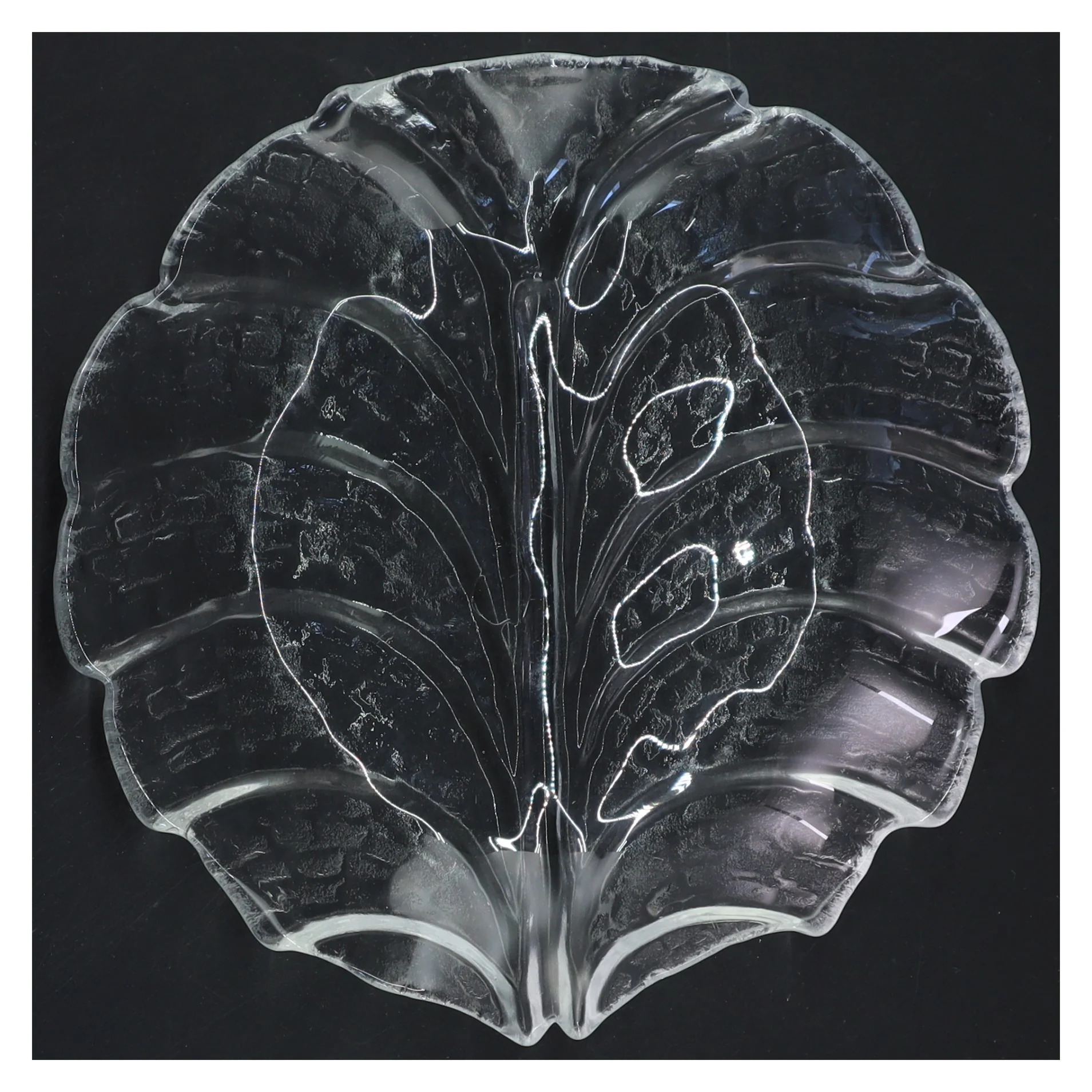 Orrefors glasfad formet som blad (str. 19x2 cm)