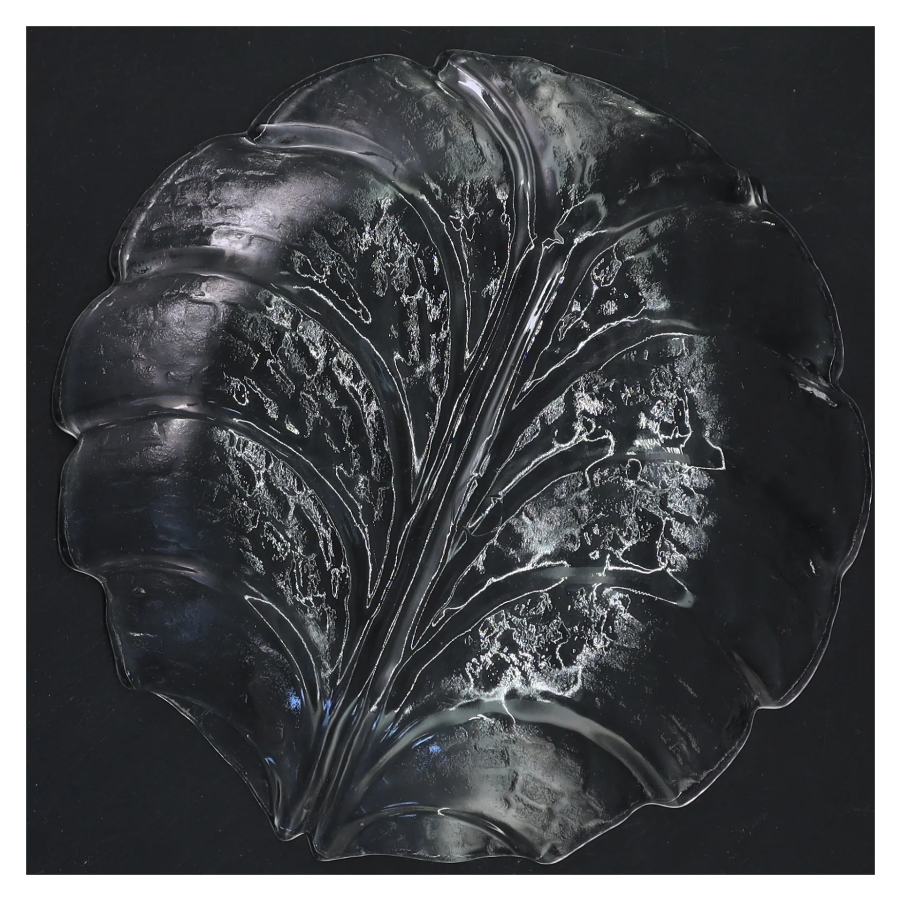 Orrefors glasfad formet som blad (str. 19x2 cm)