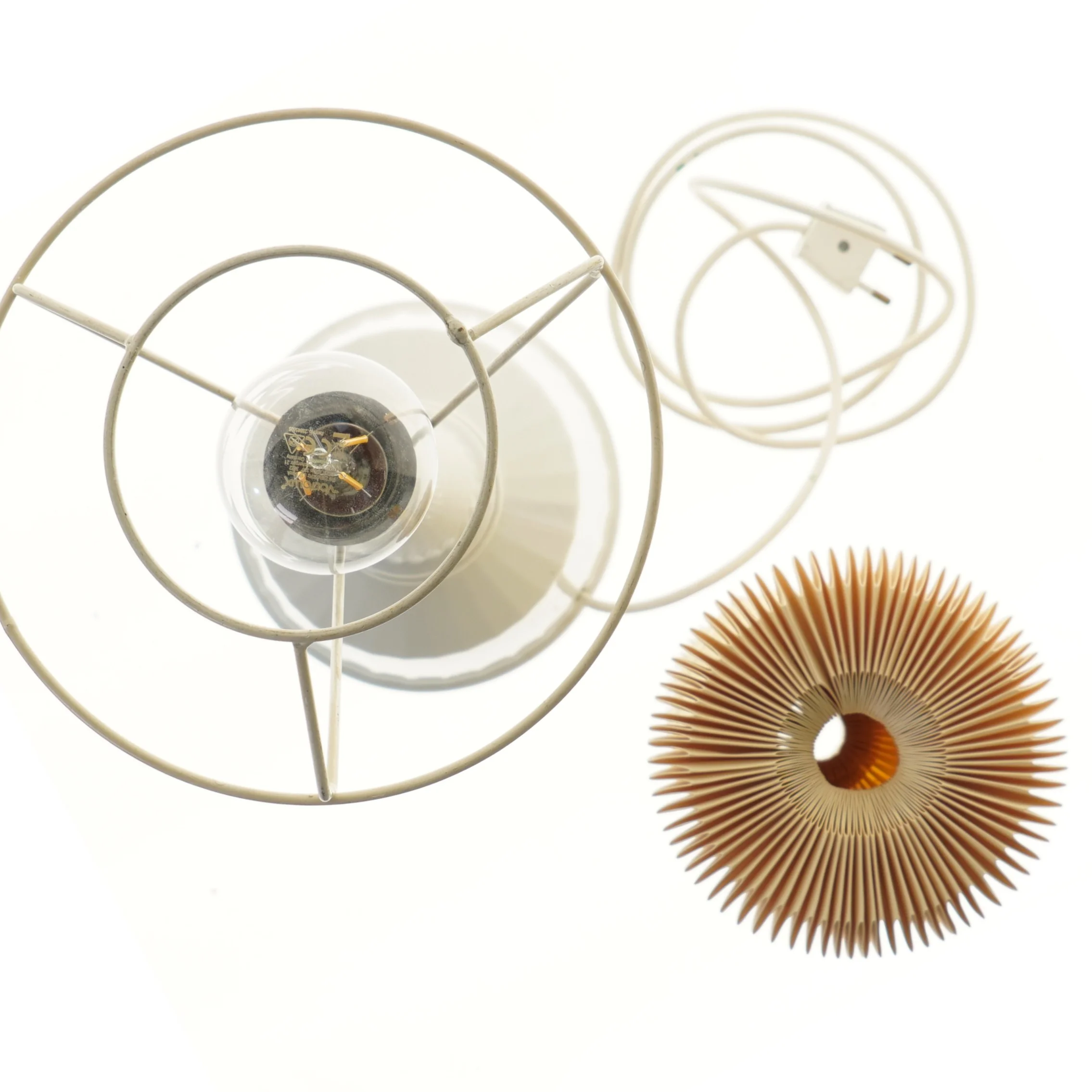 Bordlampe med skærm (str. 63 cm)