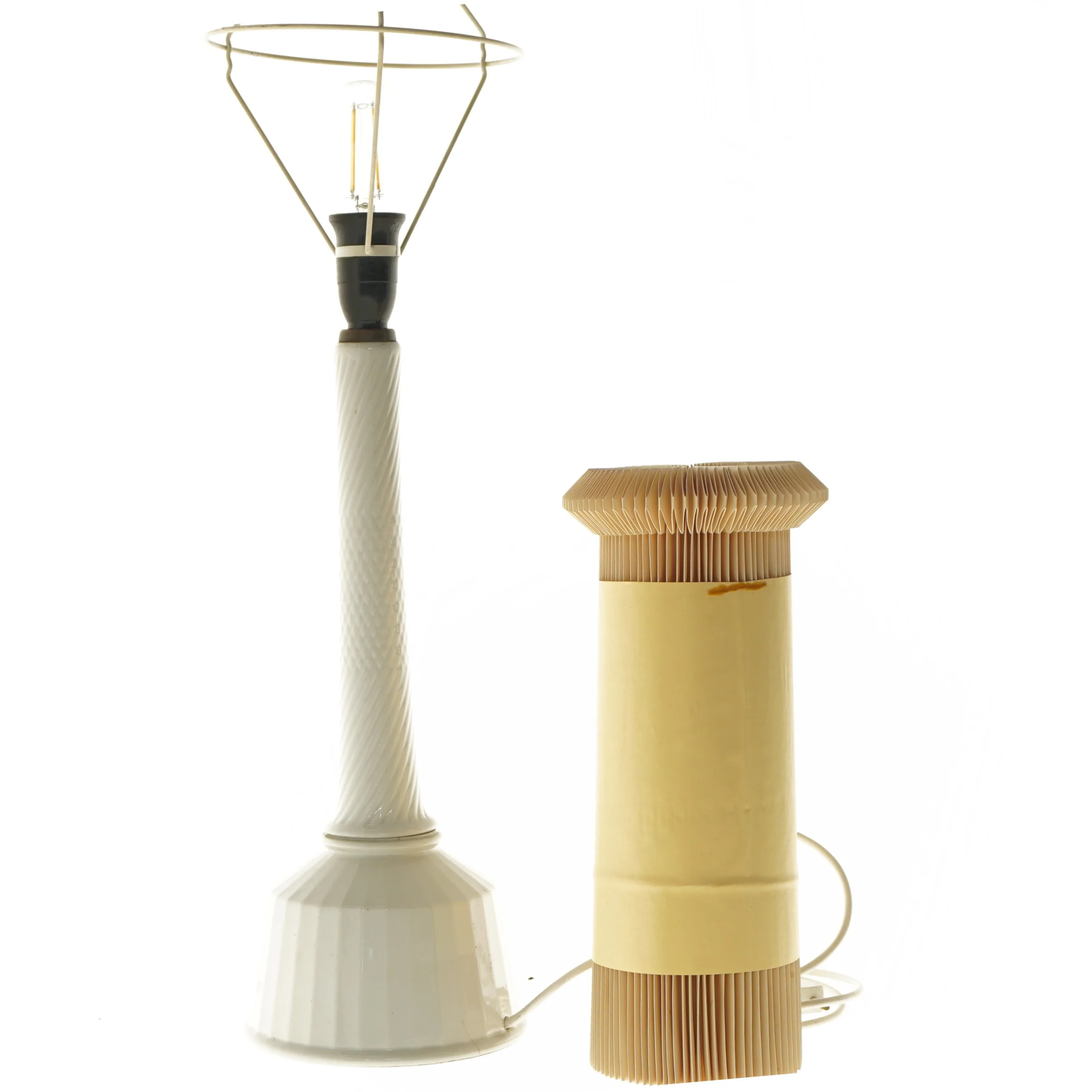 Bordlampe med sk&aelig;rm (str. 63 cm)