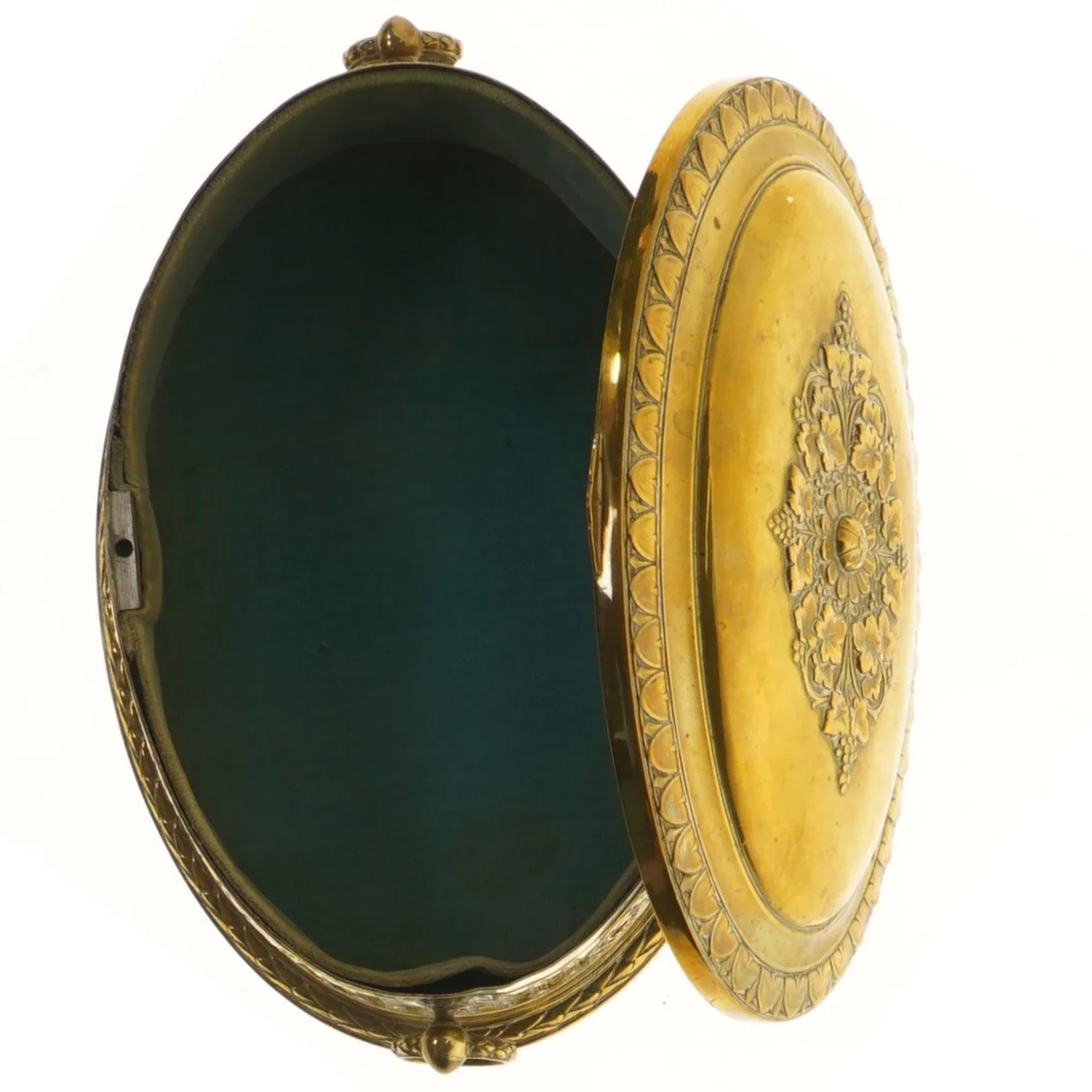 Antik smykkeskrin i metal (str. 23 cm)