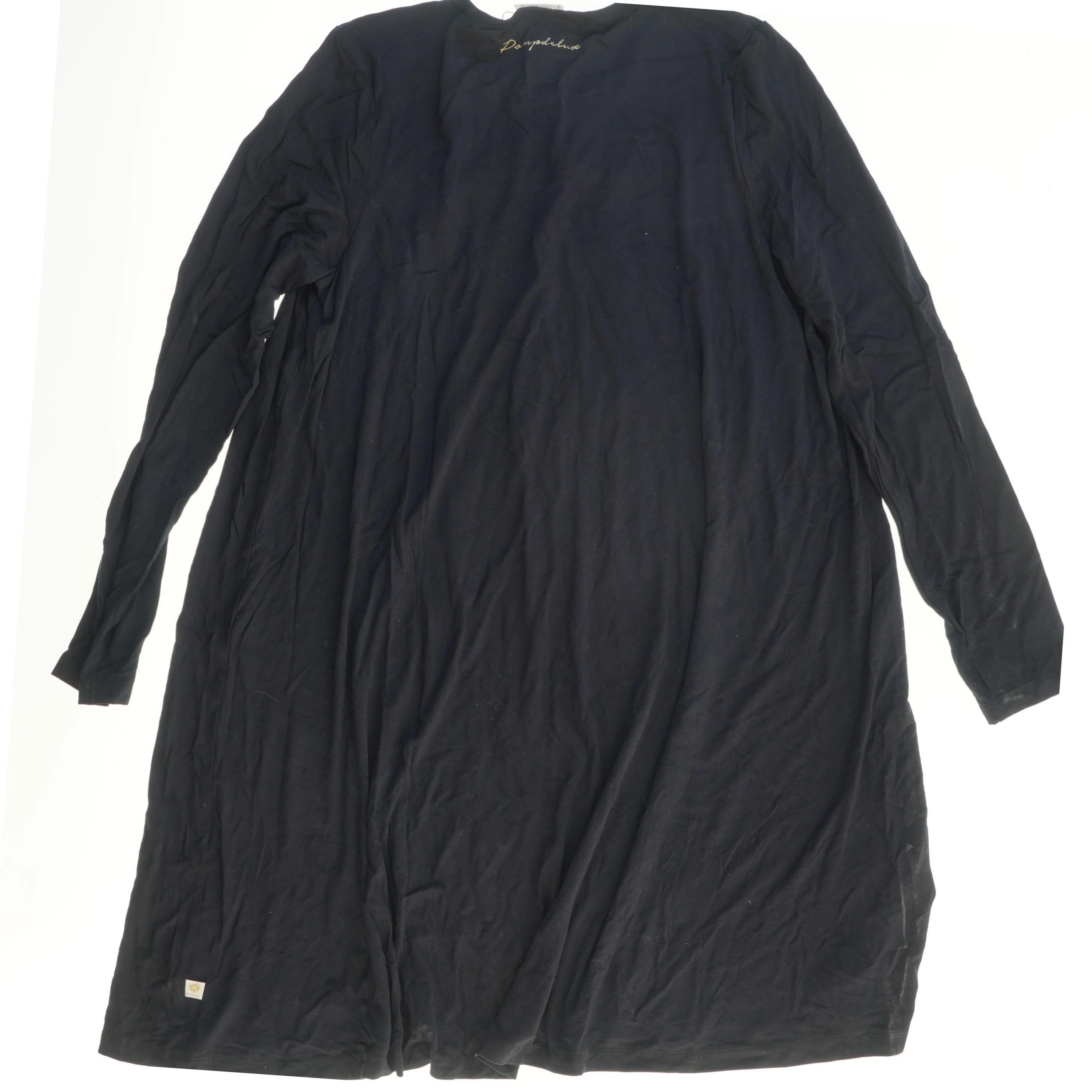 Langærmet kjole fra Pomp de Lux (str. 158)