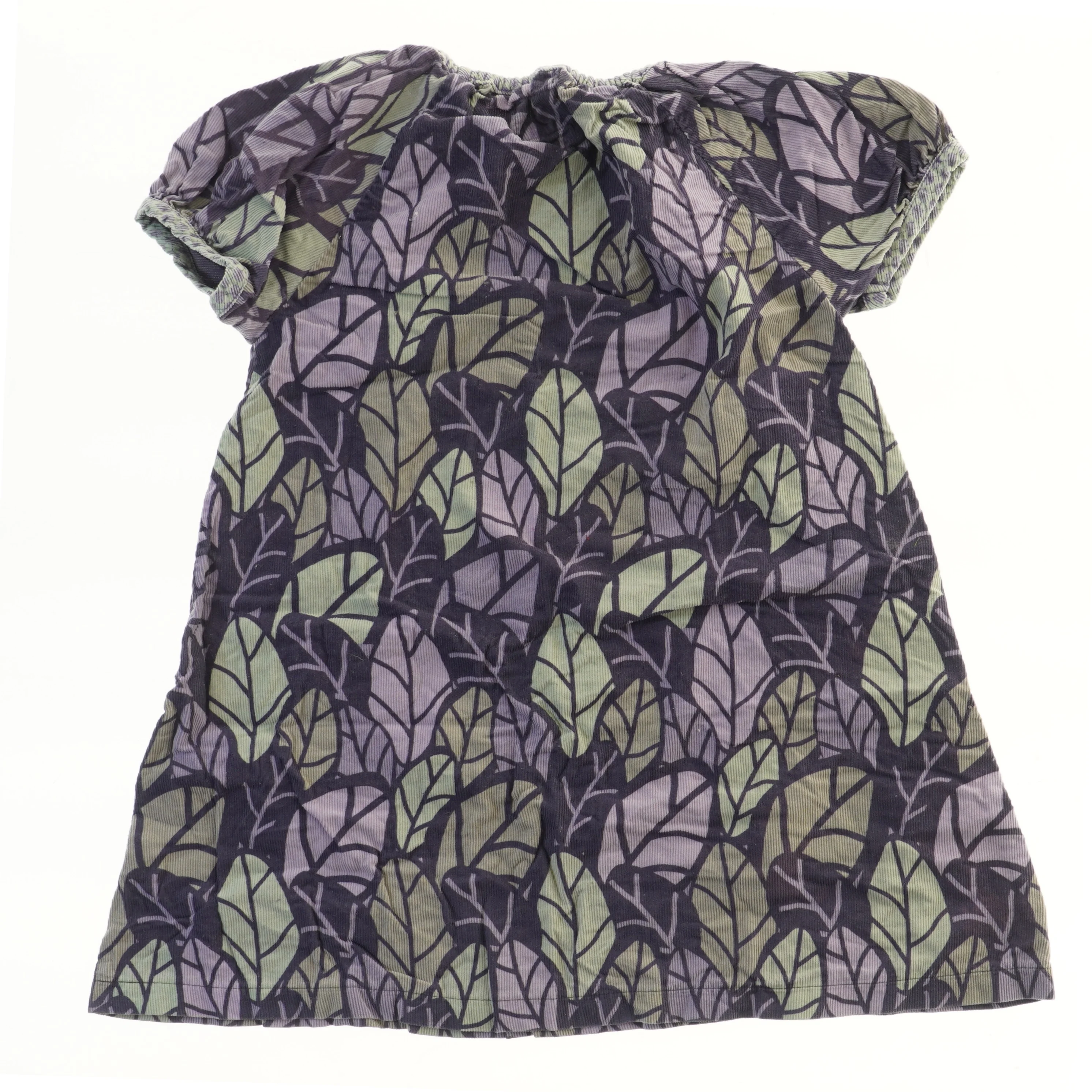 Børnekjole med bladmønster fra Phister & Philina (str. 110)