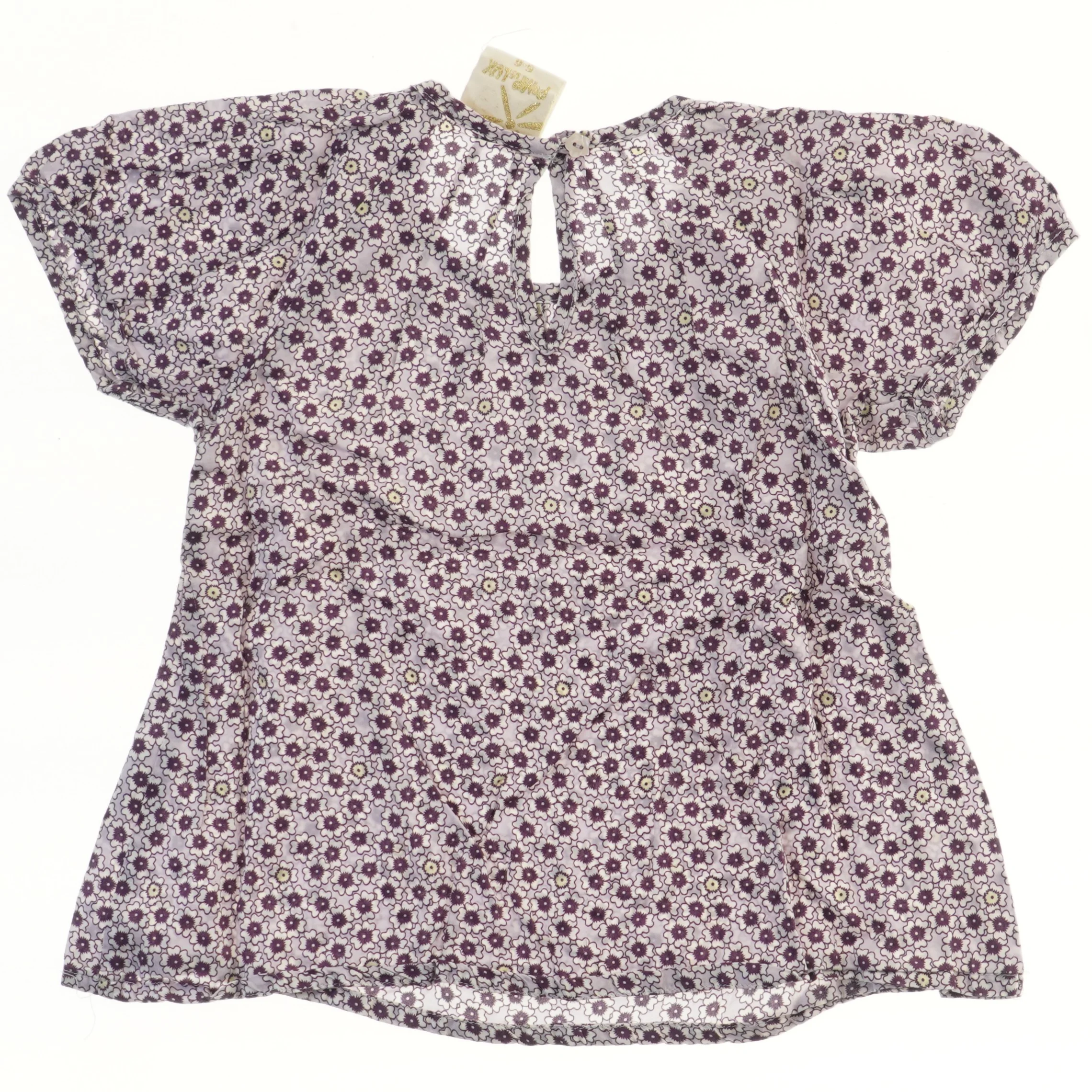 Bluse med blomsterprint fra Pomp de Lux (str. 116)