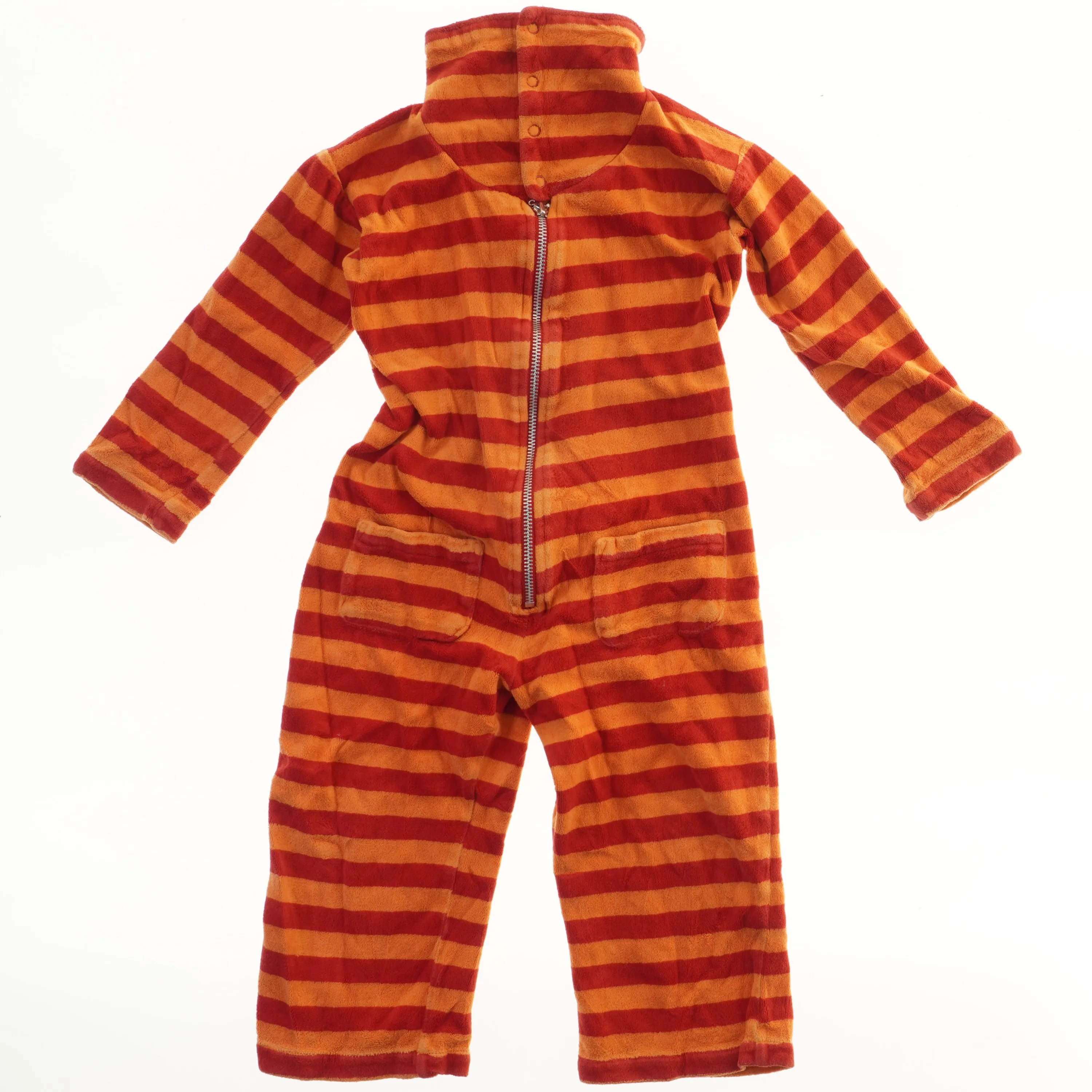 Stribet heldragt fra Katvig (str. 104)