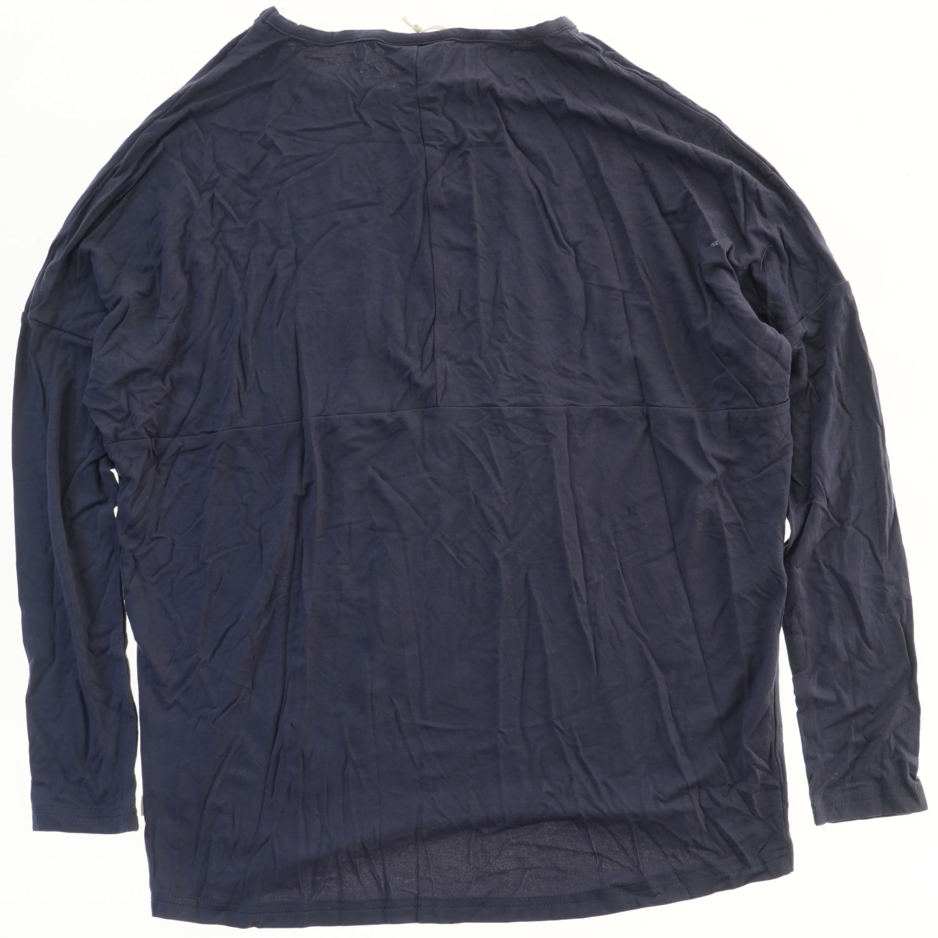 Langærmet bluse med tekst fra Pomp de Lux (str. 146)