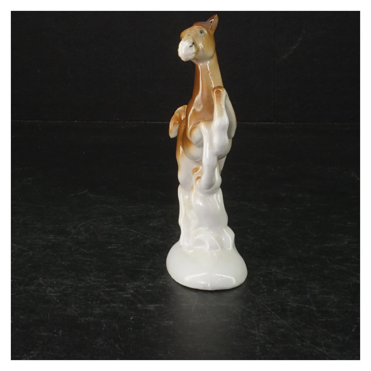 Porcelænsfigur af hest