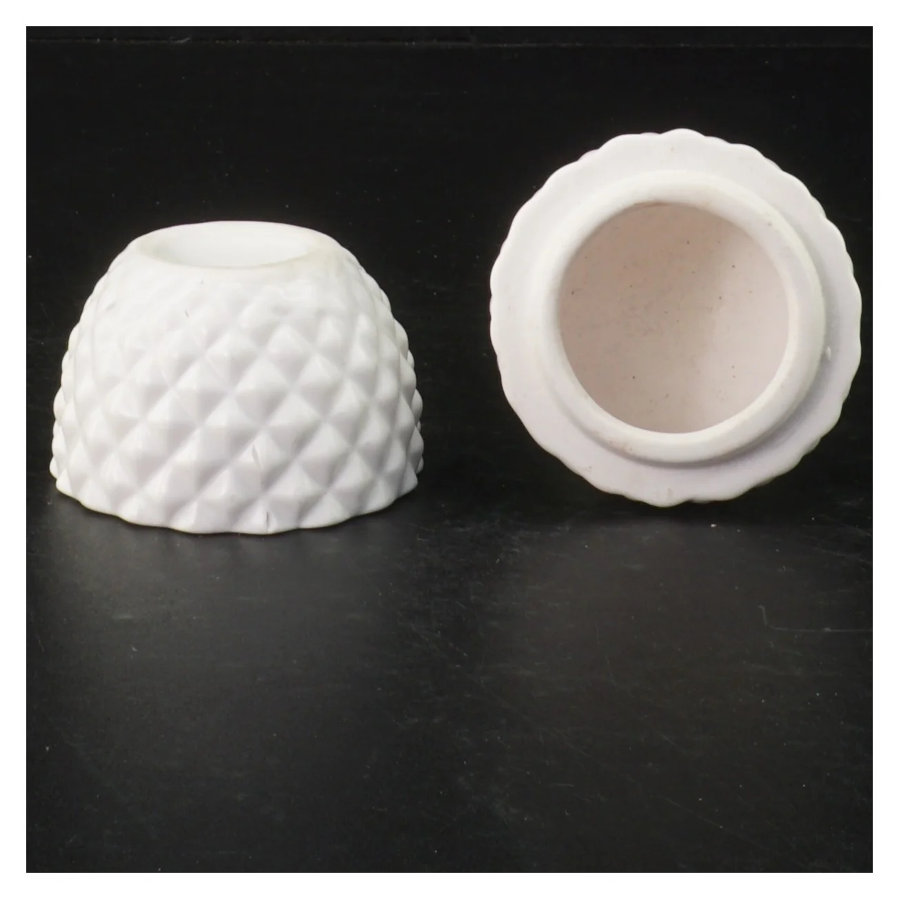 Ananasformet keramikvase (str. H 13 cm)