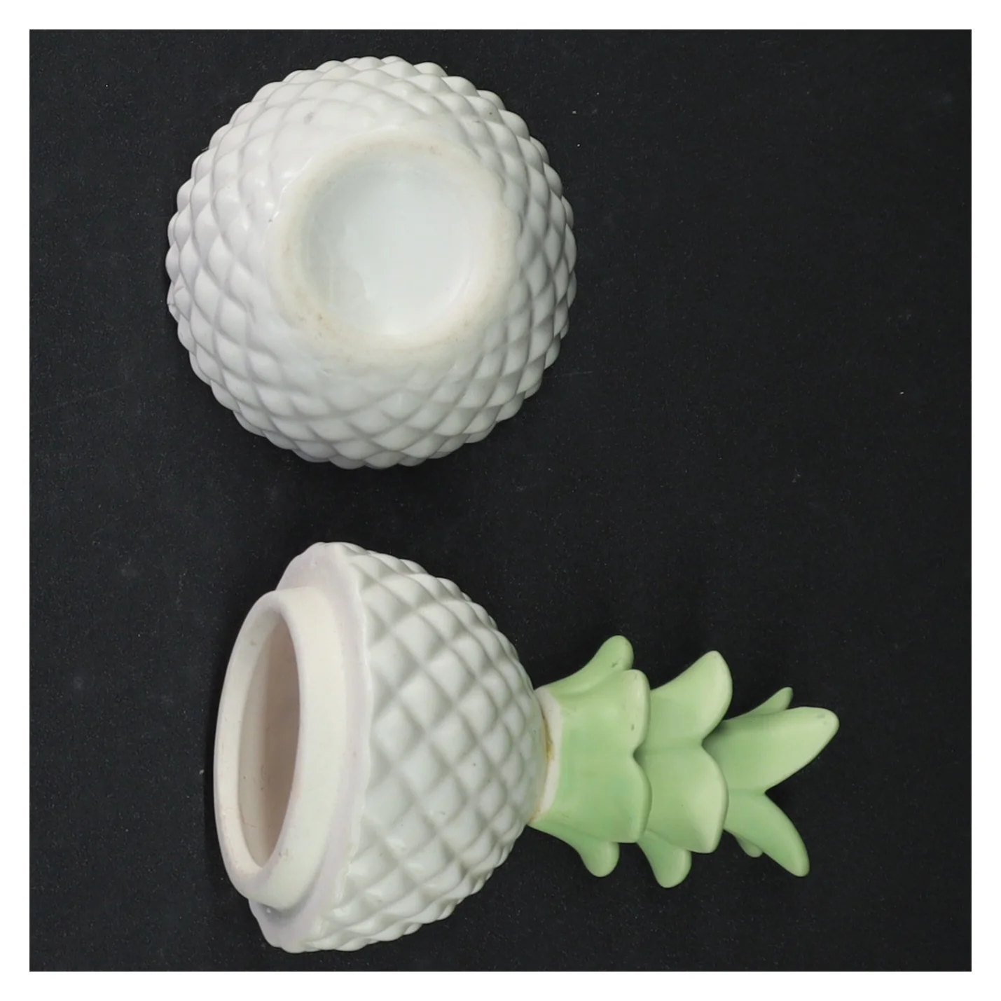 Ananasformet keramikvase (str. H 13 cm)