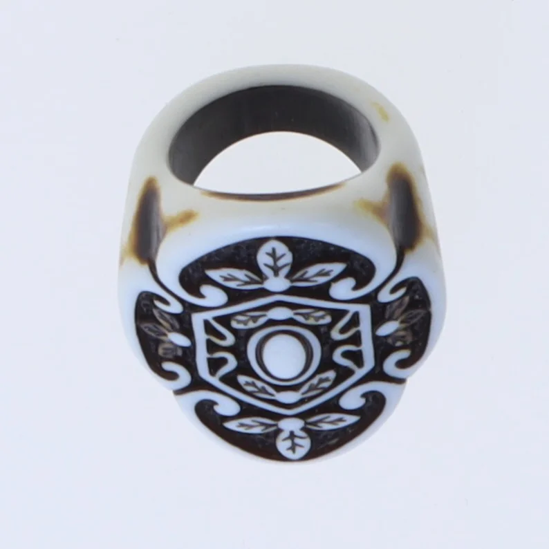 Dekorativ ring med mønster (str. 53 mm)