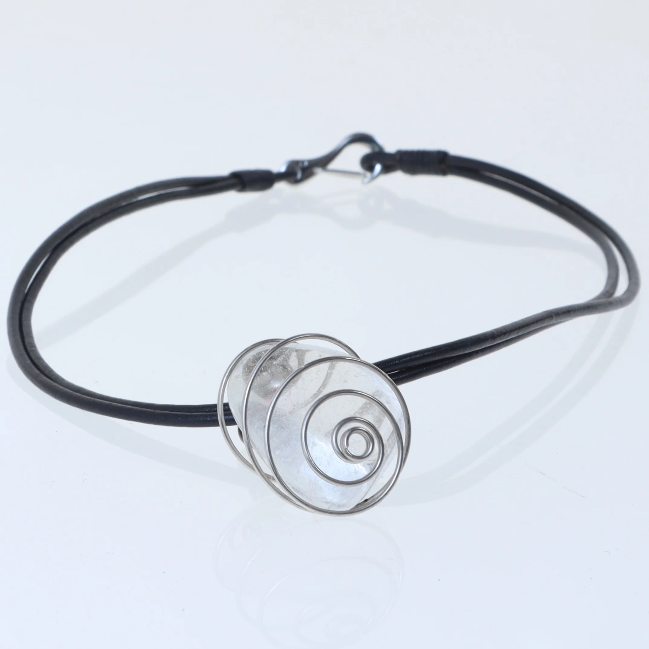 Halskæde med vedhæng (str. 38 cm)