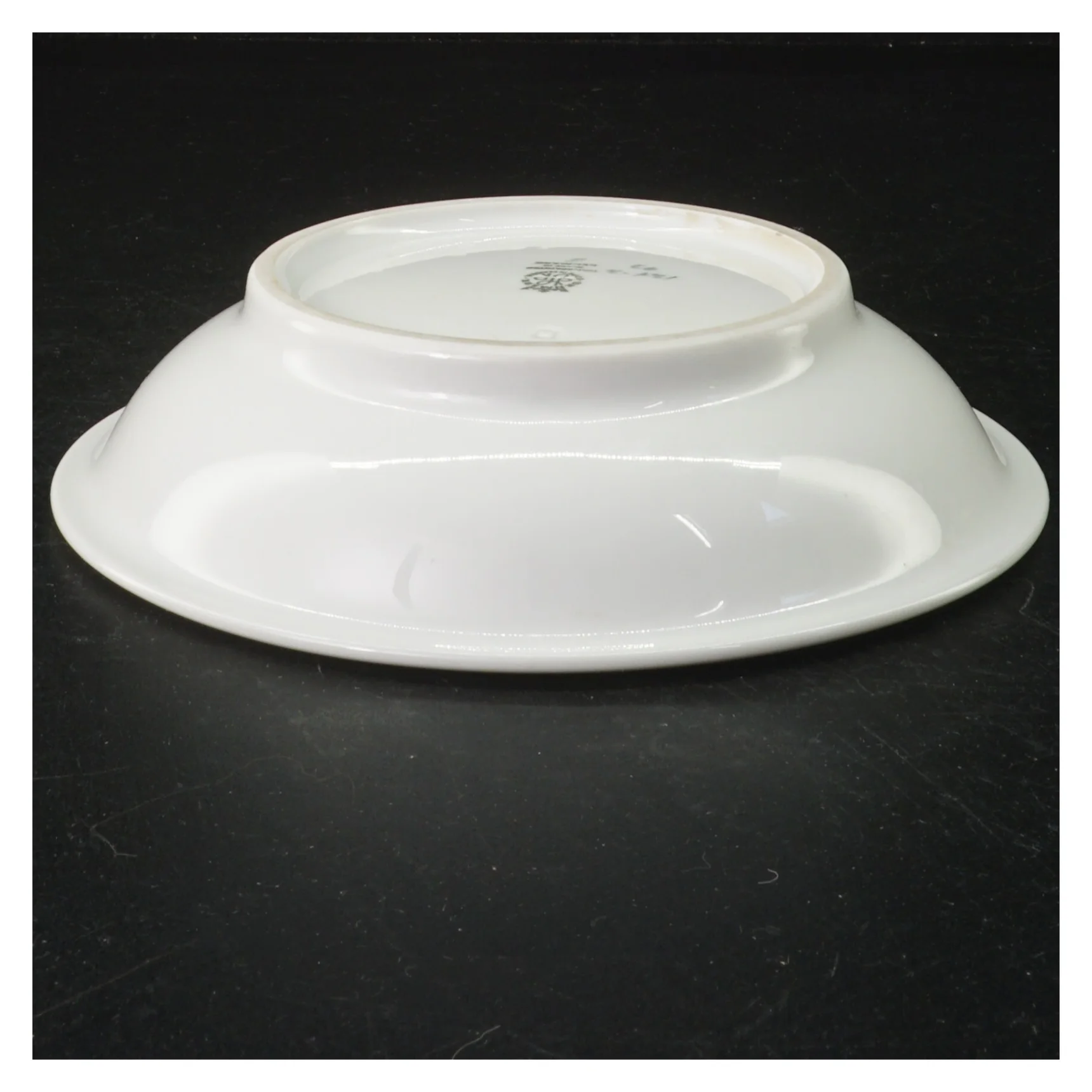 Hvid porcelænsskål (str. Er den cm diameter)