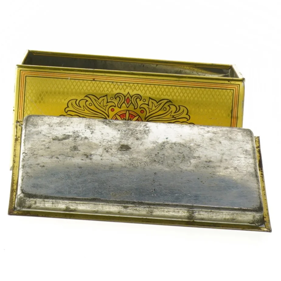 Vintage smykkeskrin i metal (str. 12x7x6 cm)