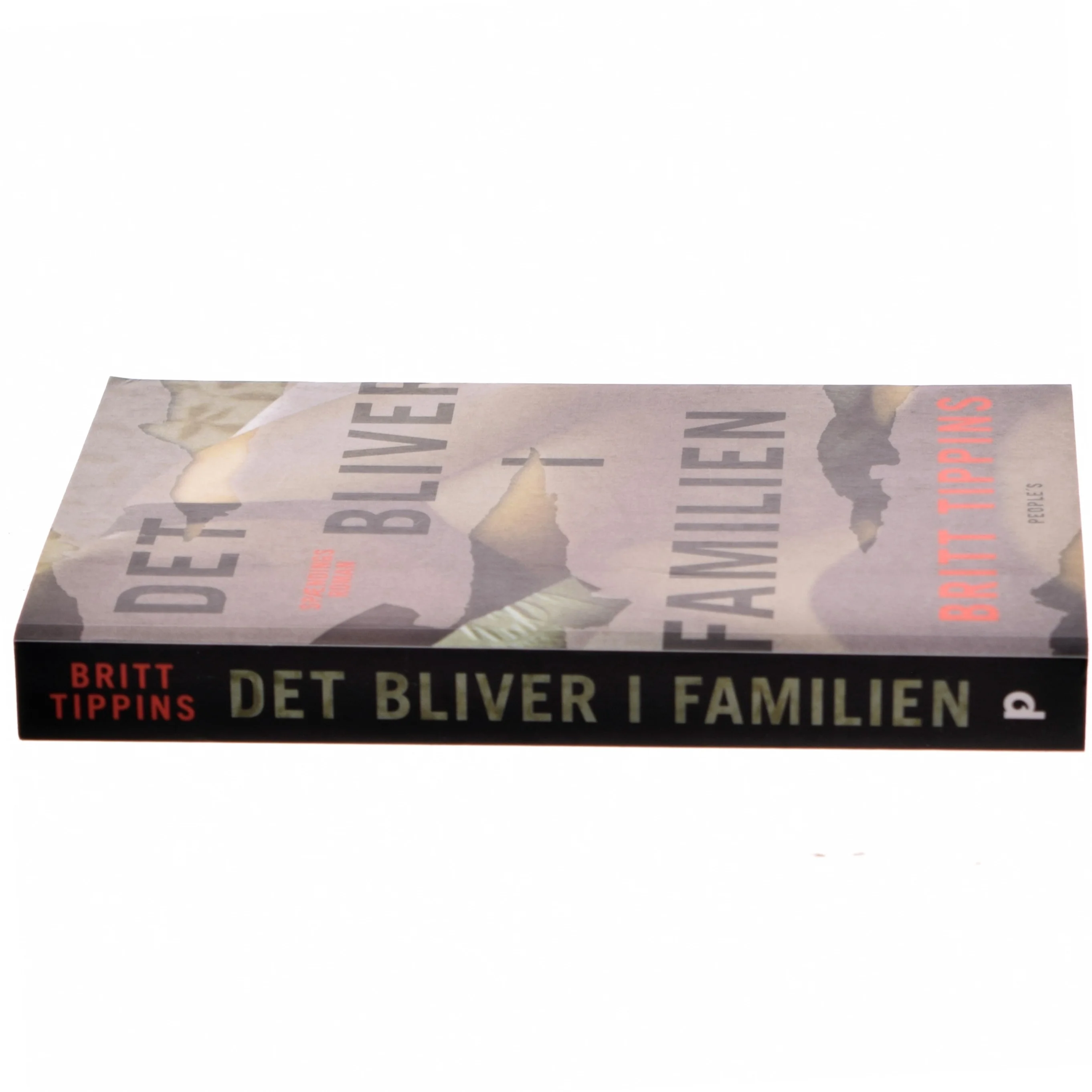 Det bliver i familien : spændingsroman af Britt Tippins (f. 1971) (Bog)