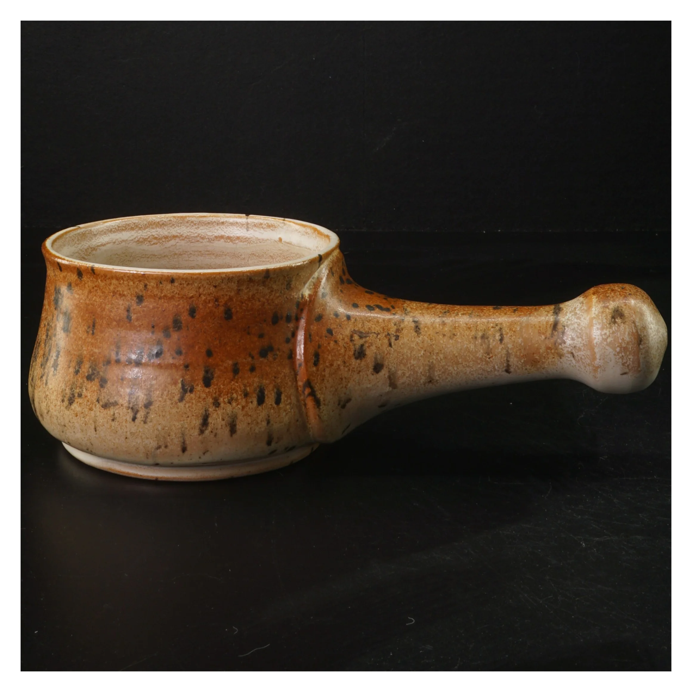 Keramik suppeske (str. 13 cm i diameter. 8 cm høj)