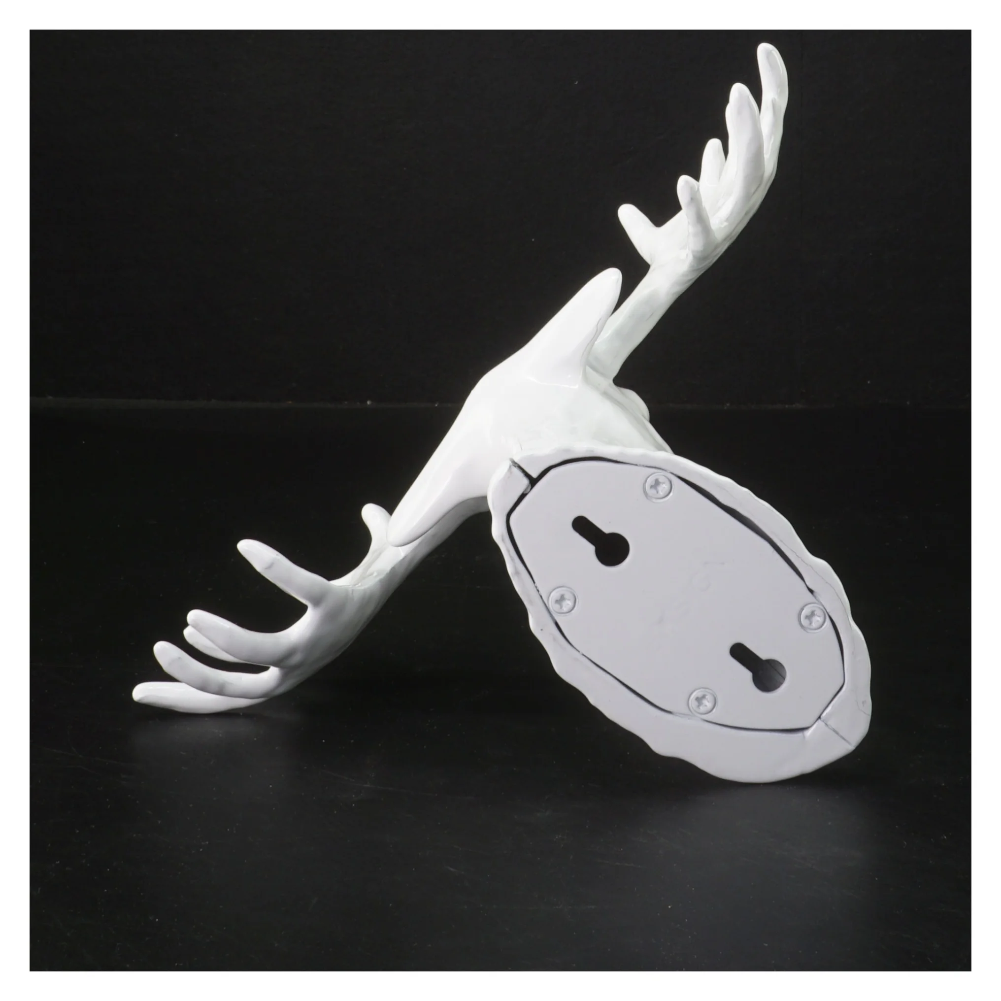 Væghængt hjortehoved dekor i keramik (str. 23x12 cm)