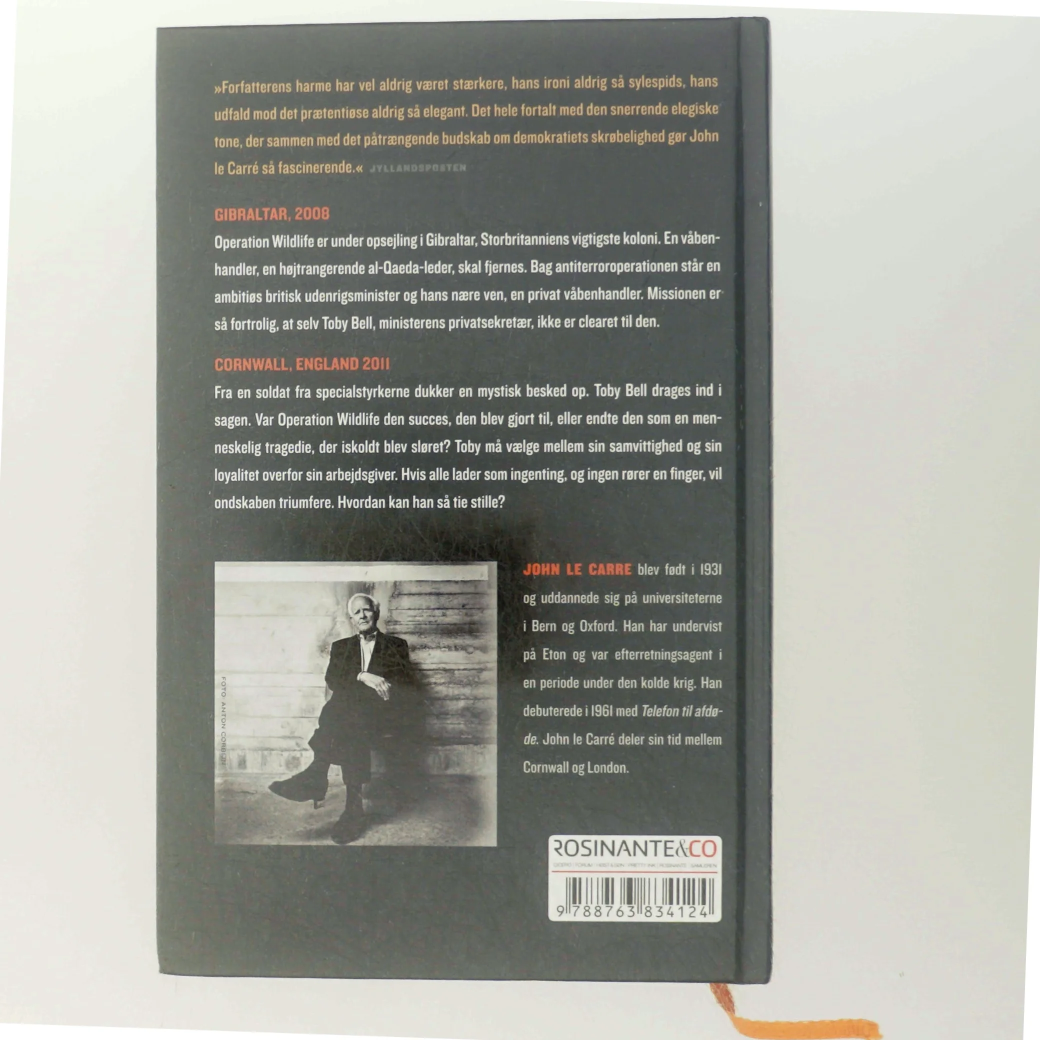 En skrøbelig sandhed : spændingsroman af John Le Carré (Bog)