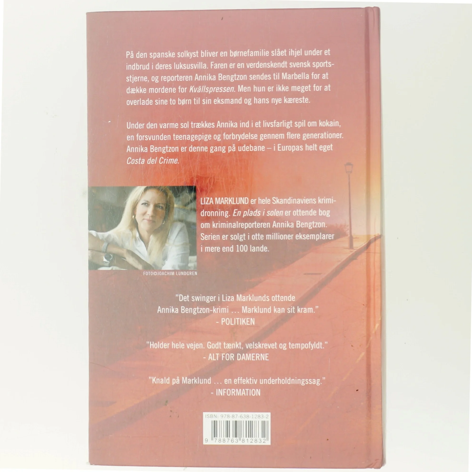 En plads i solen : krimi af Liza Marklund (Bog)