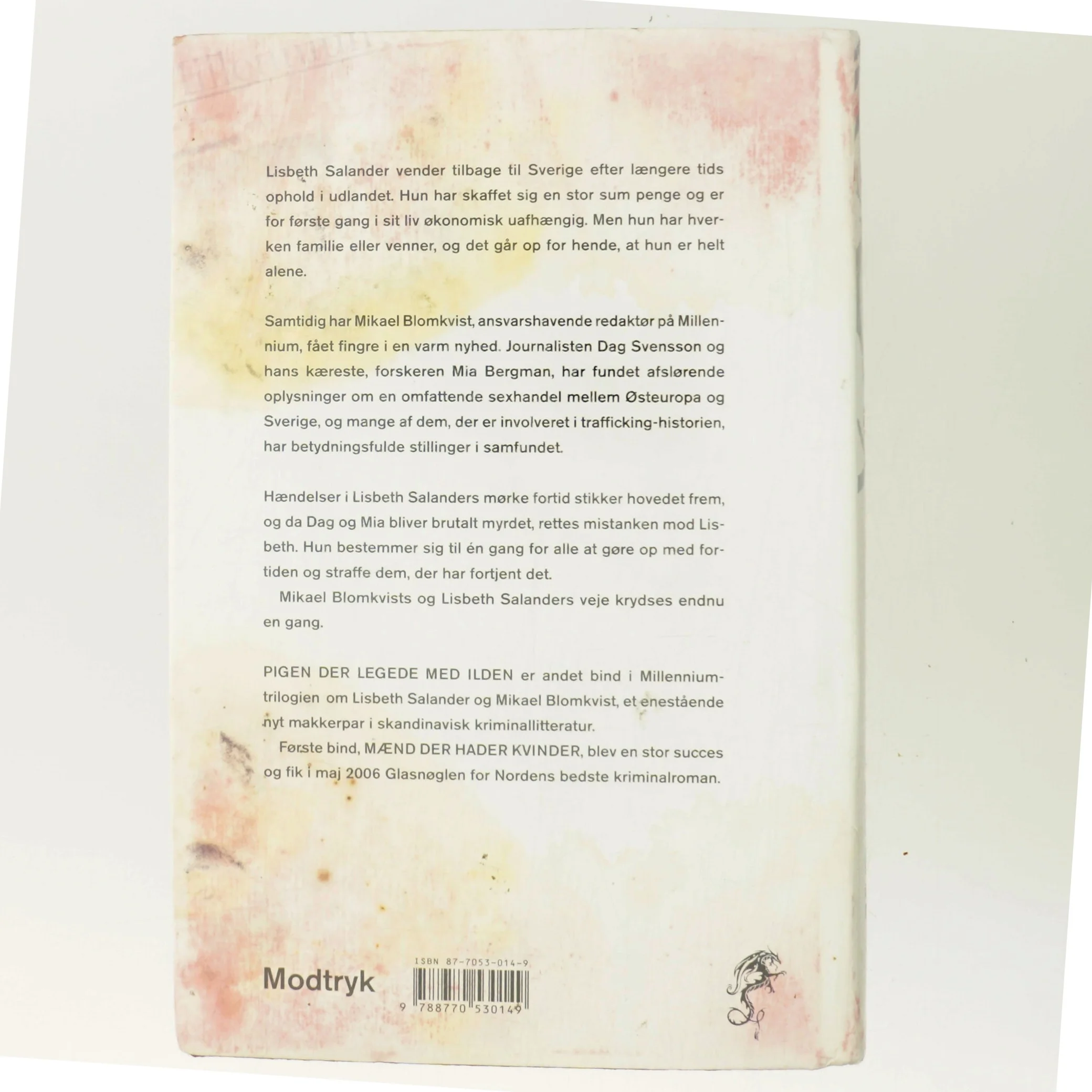 Pigen Der Legede Med Ilden af Larsson, Stieg (Bog)